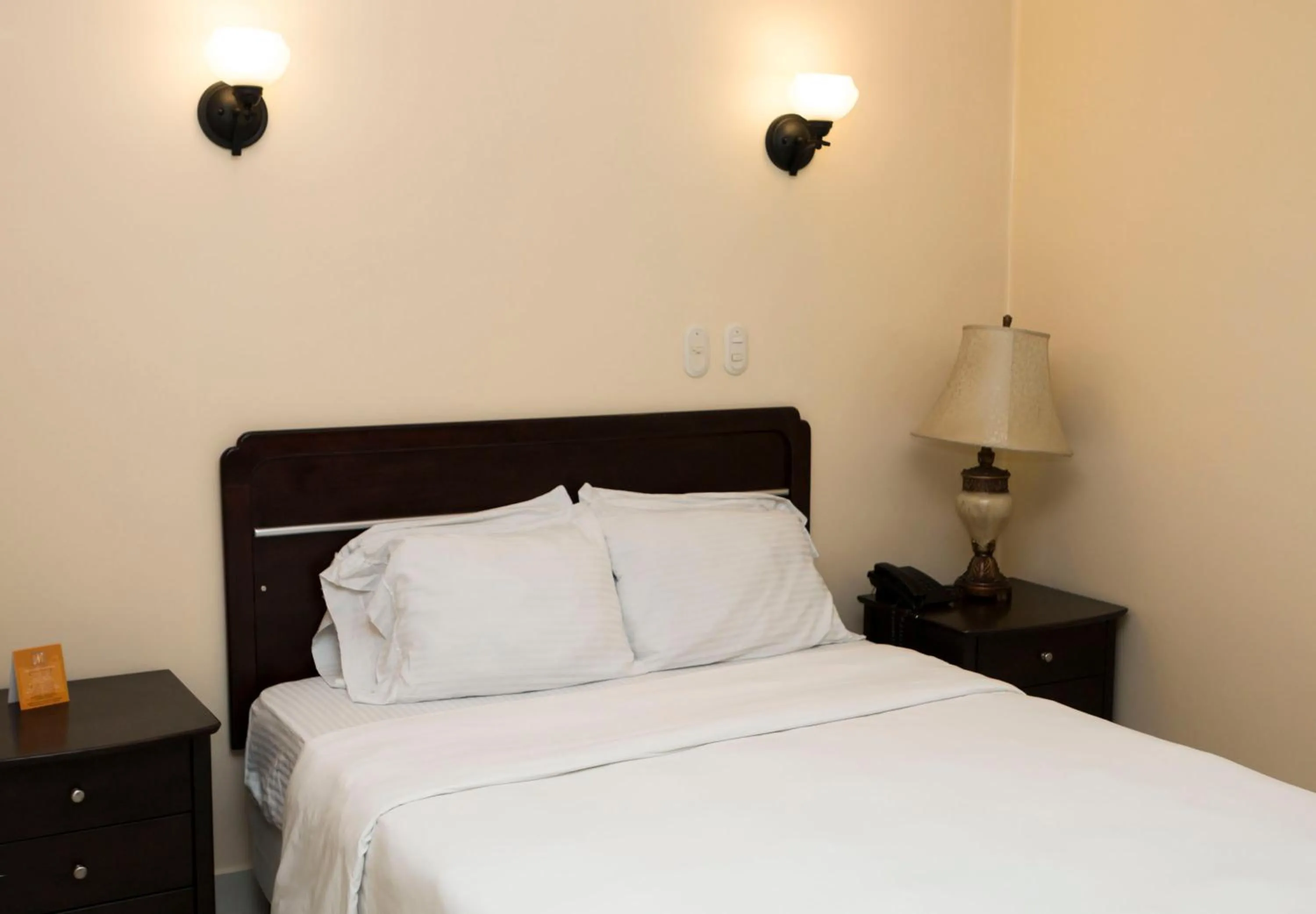 Bedroom, Bed in Hotel Novo