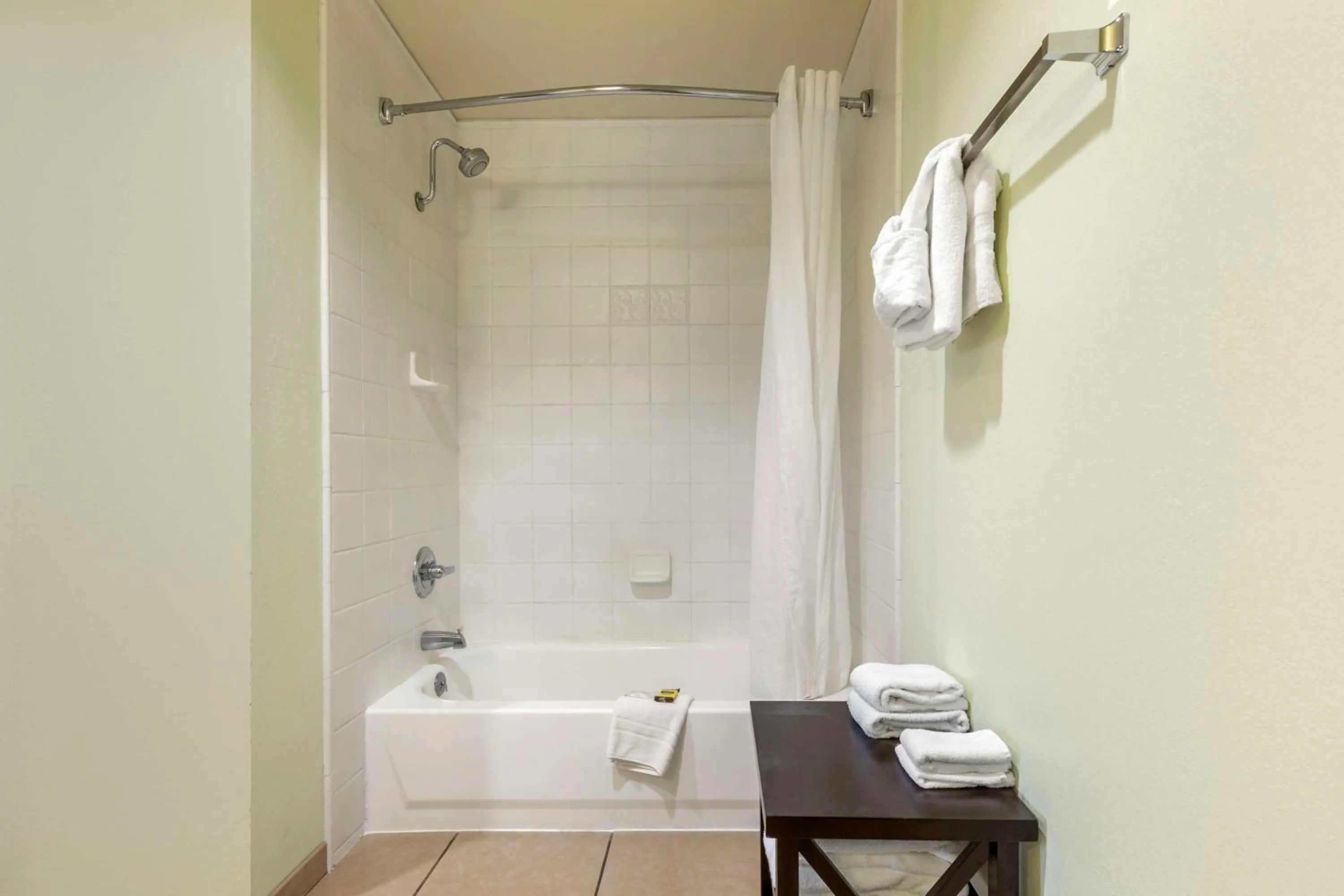 Bathroom in Best Western Plus Sikeston