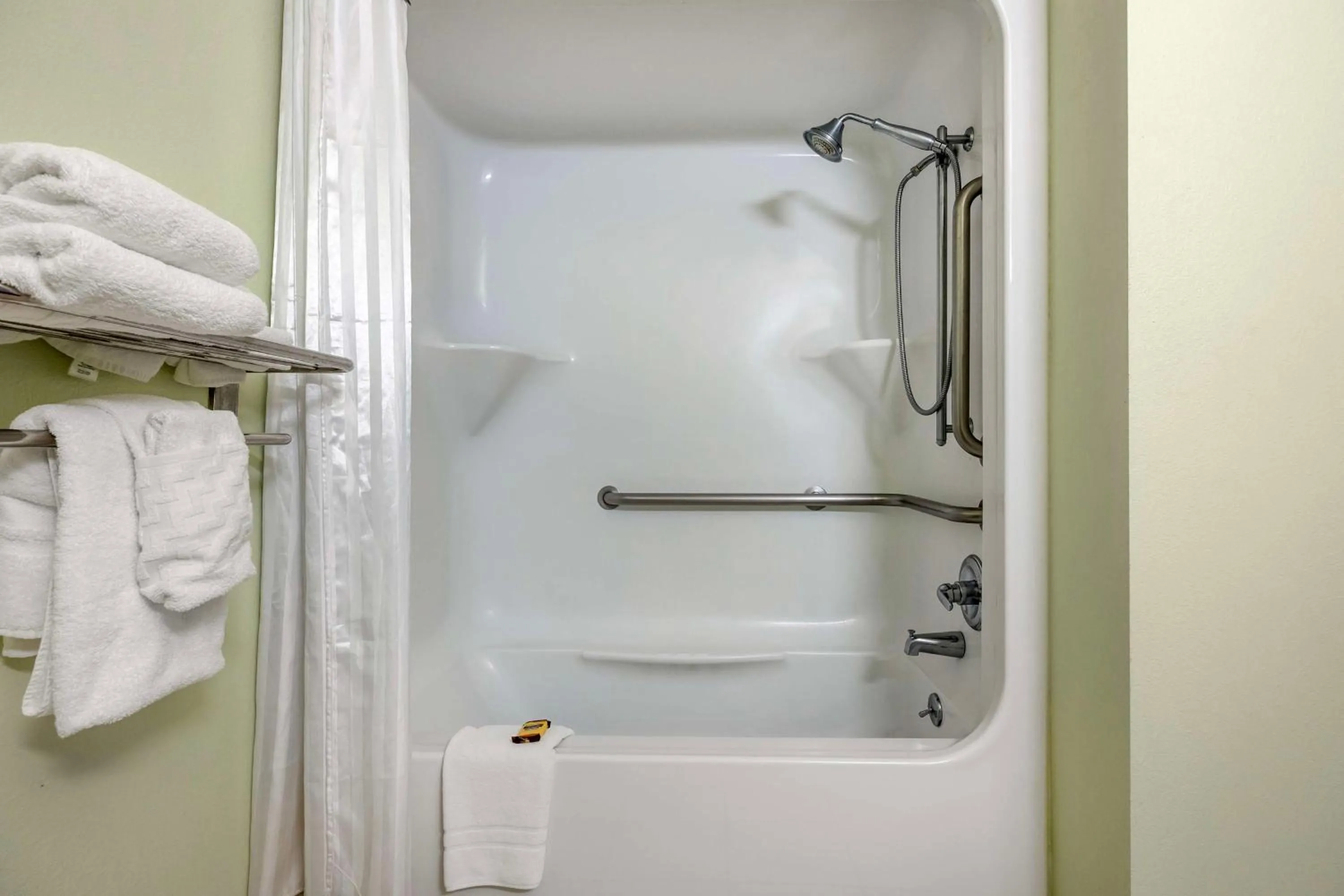 Bathroom in Best Western Plus Sikeston