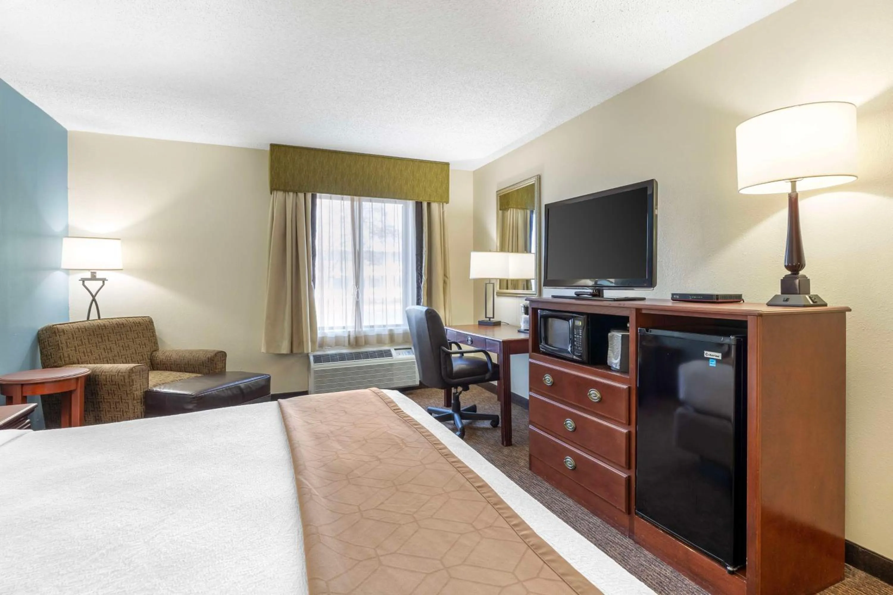 Bedroom, Bed in Best Western Plus Sikeston