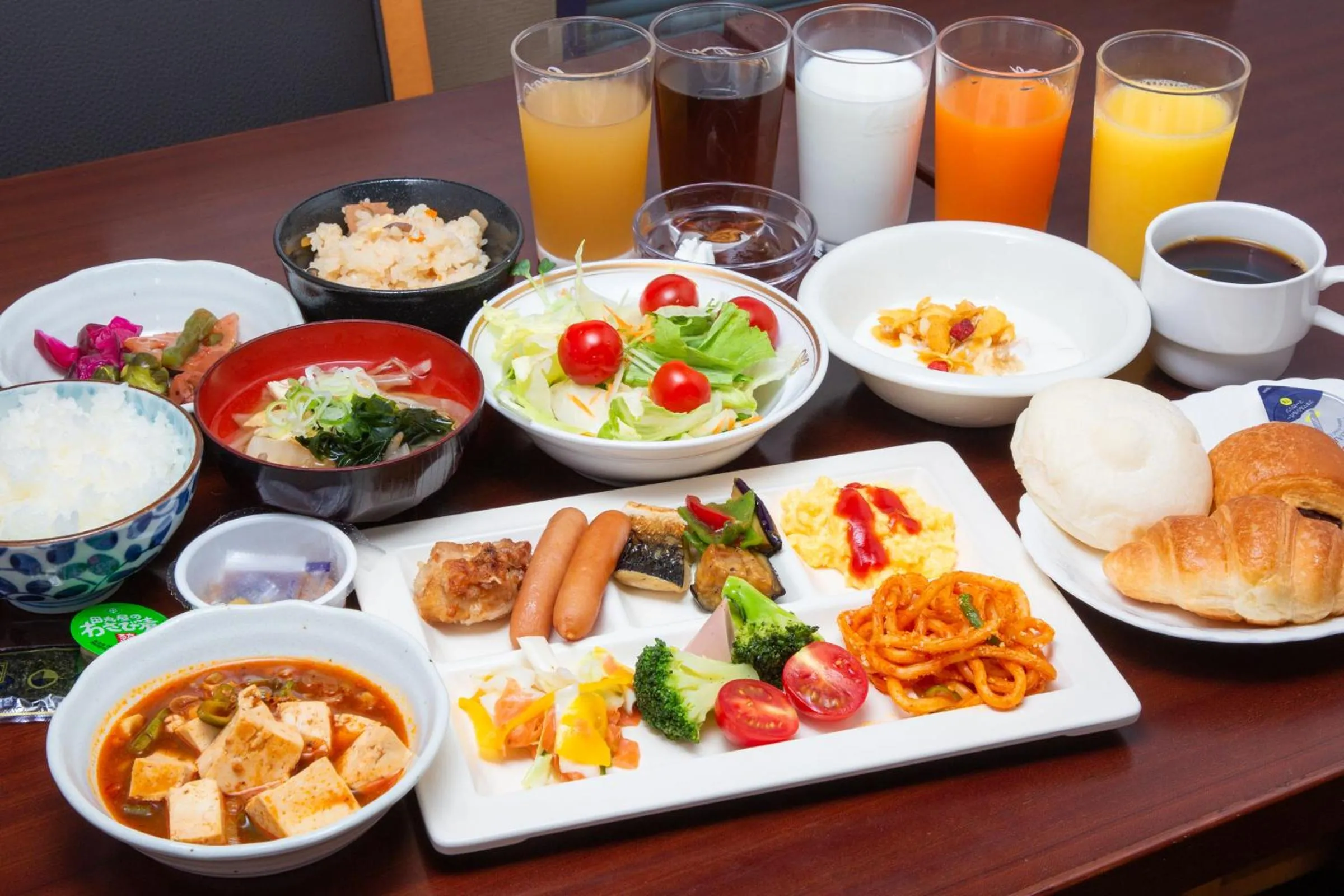 Buffet breakfast in Kuretake Inn Gotemba Inter Gold Cabin