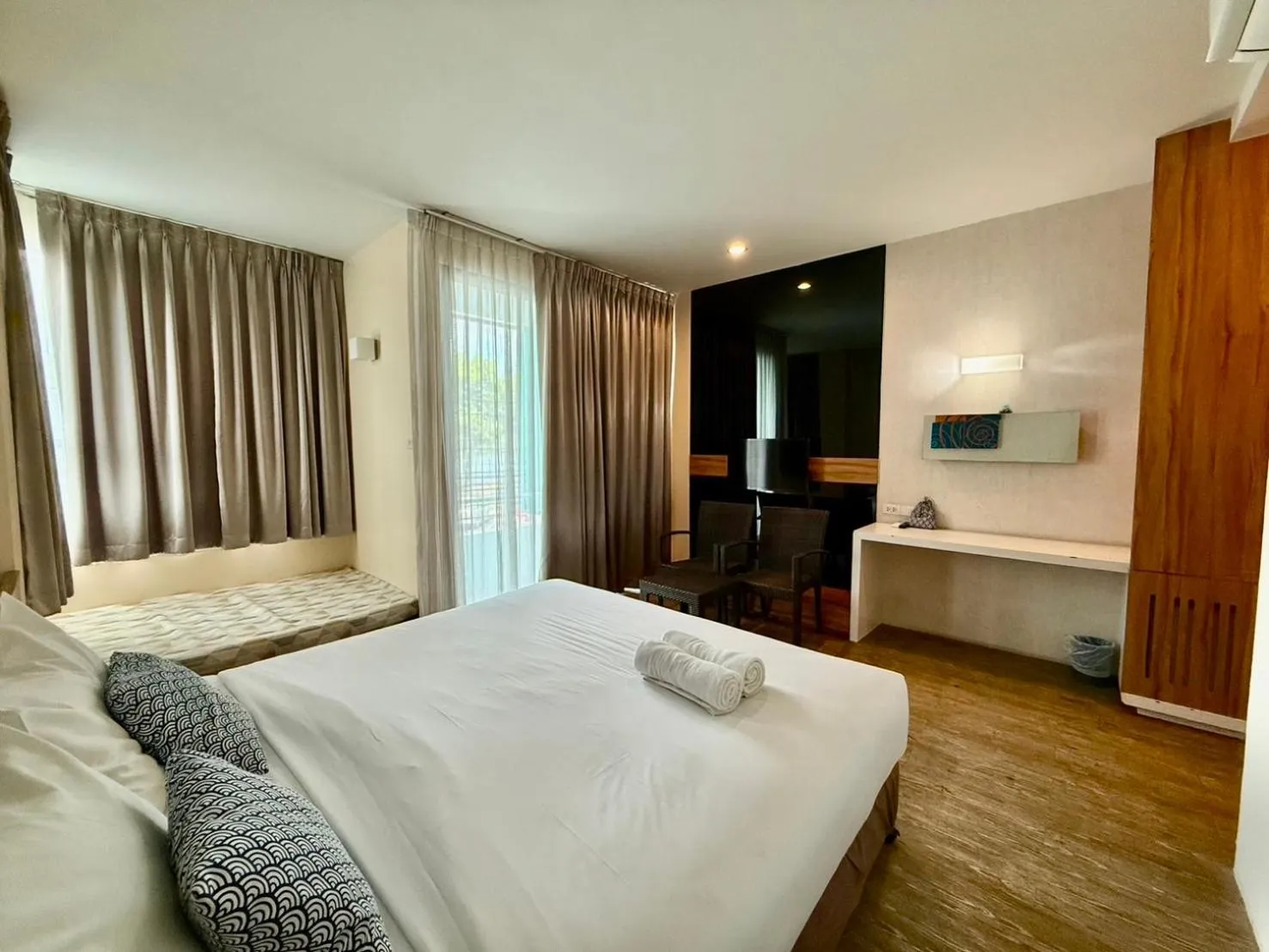 Bedroom, Bed in Apo Hotel