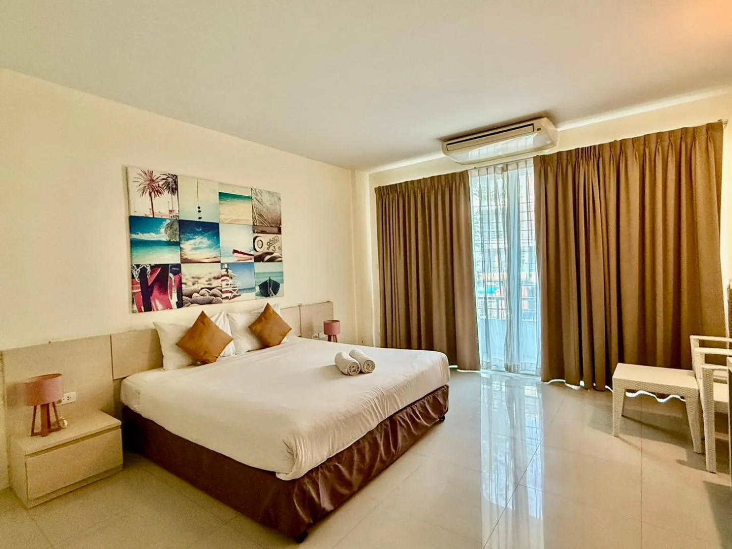 Photo of the whole room, Bed in Apo Hotel