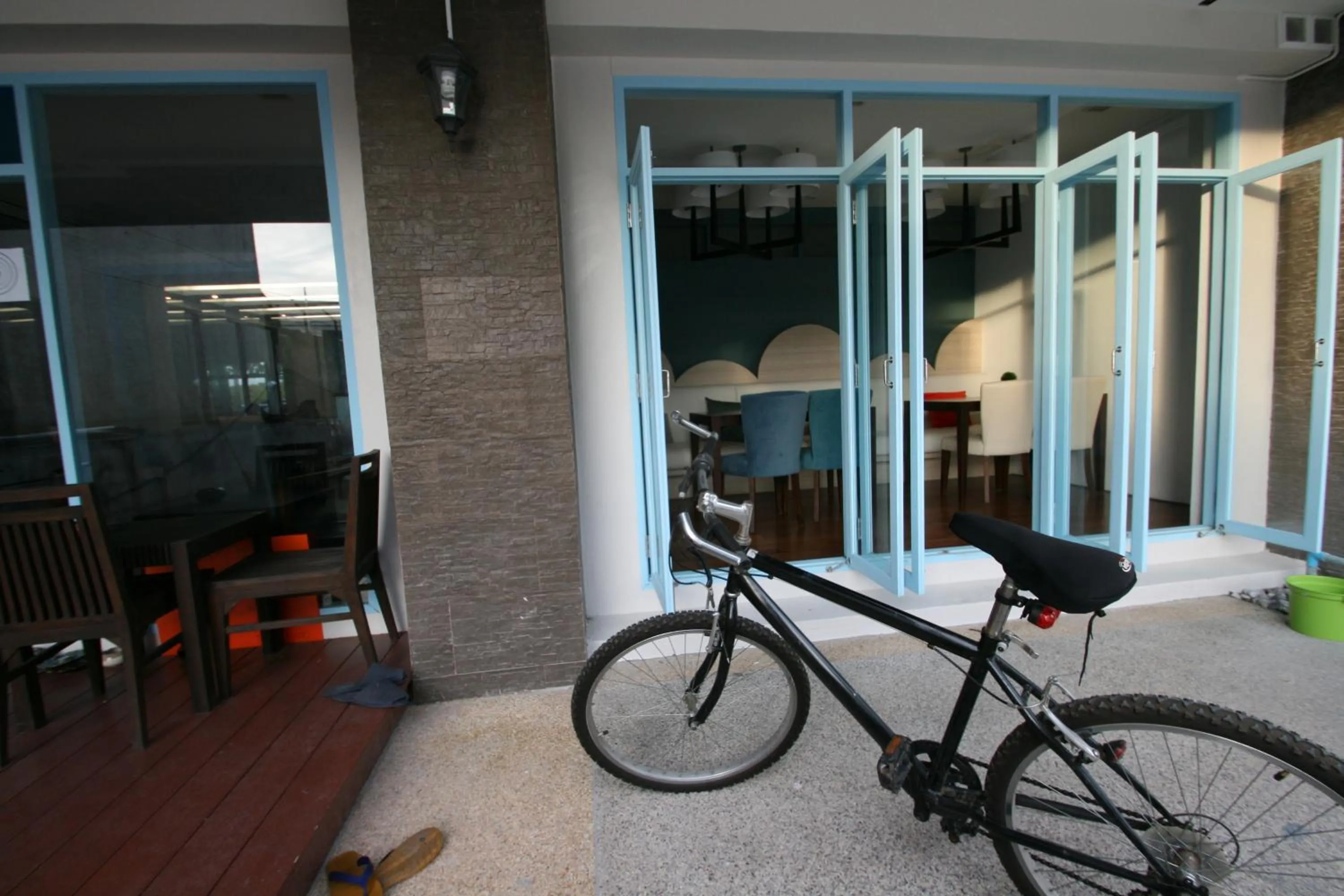 Area and facilities in Apo Hotel