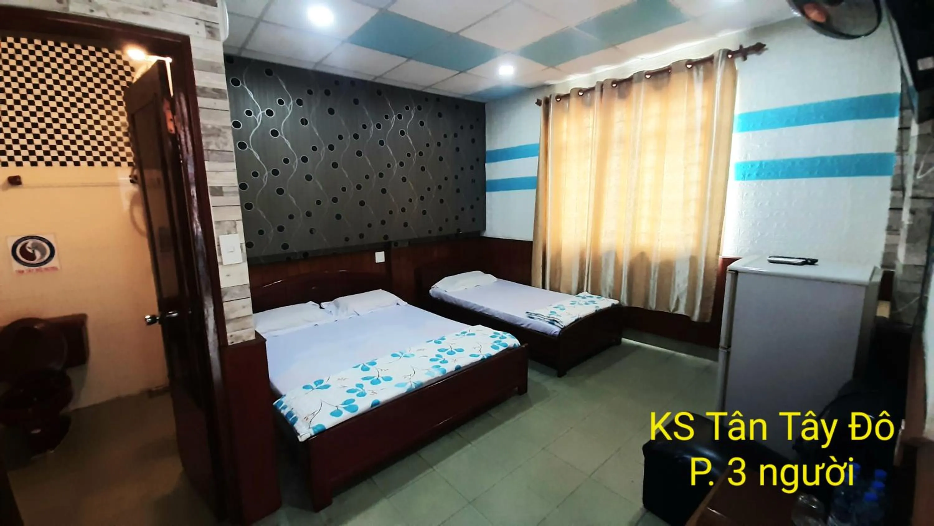 Bed in Tan Tay Do Hotel