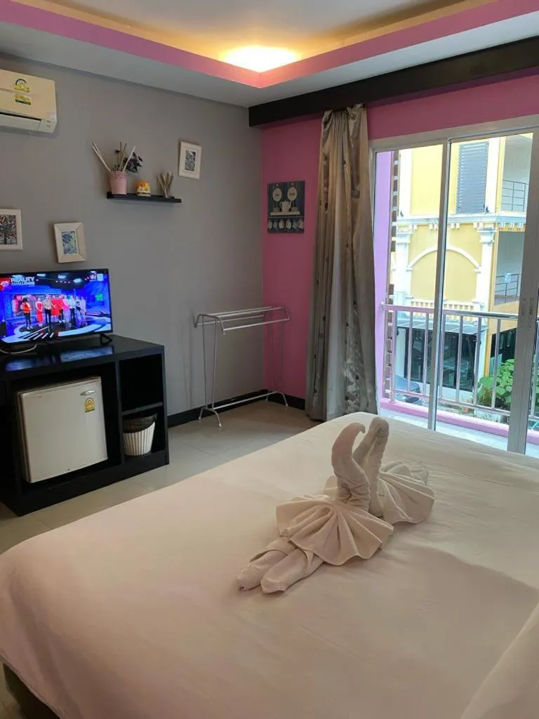 Bed in New Lavender Hotel Patong