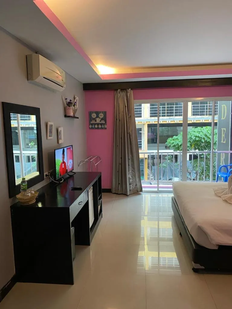 Bed in New Lavender Hotel Patong