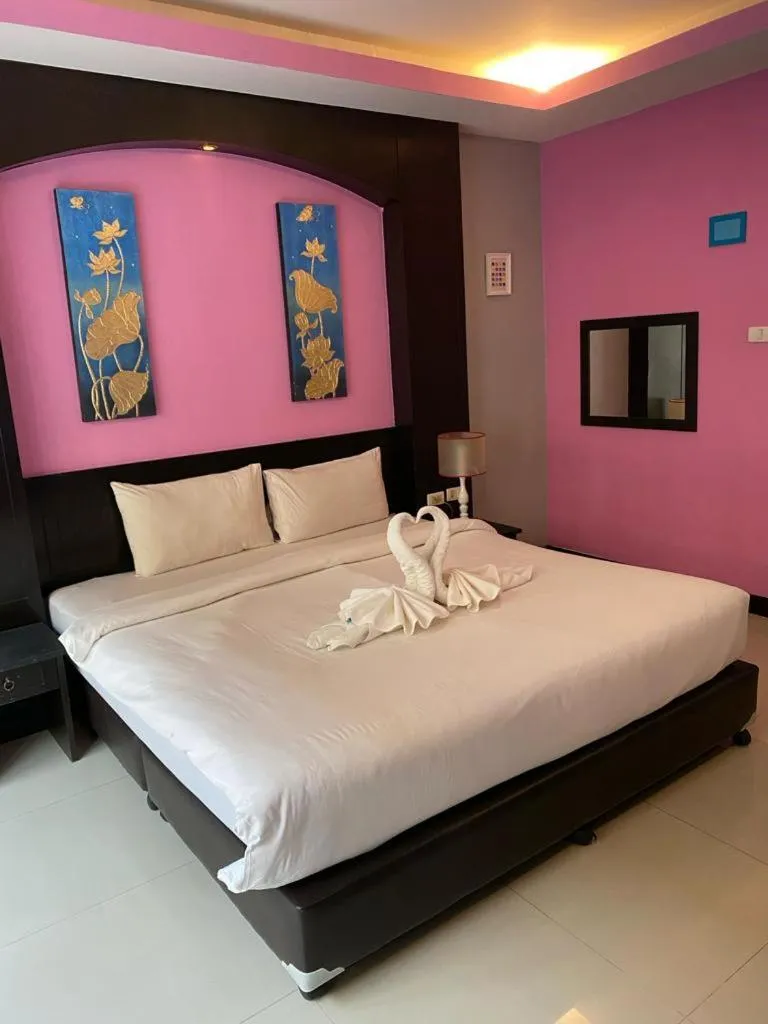 Bed in New Lavender Hotel Patong