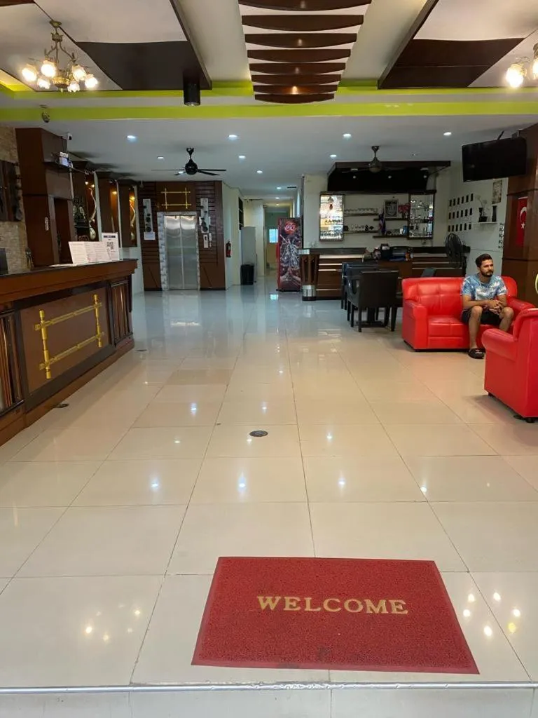 Facade/entrance in New Lavender Hotel Patong