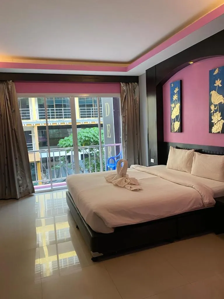 Bed in New Lavender Hotel Patong