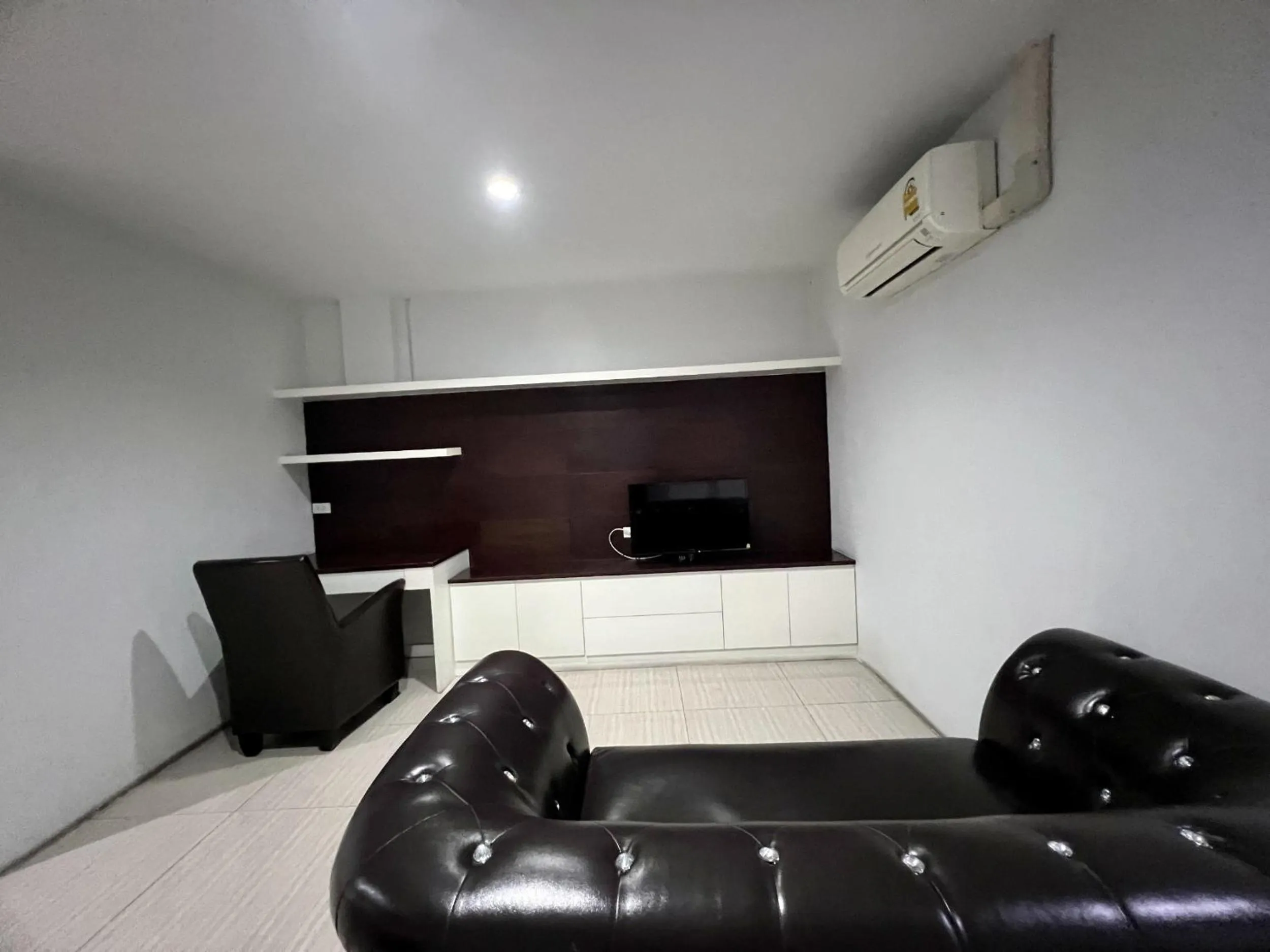 TV and multimedia in INN Kham Apartment