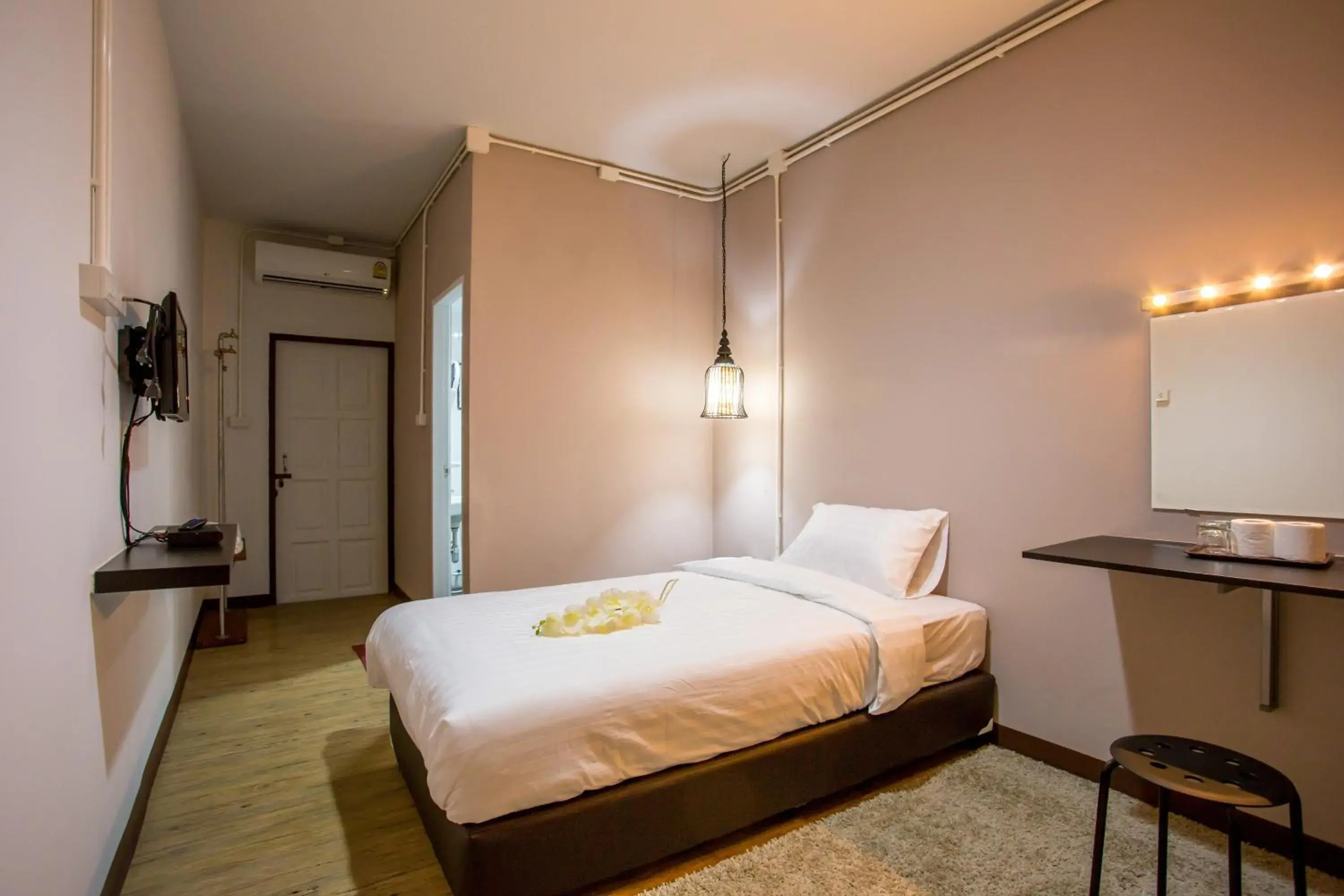 Standard Single Room - single occupancy in First Residence Standard Single Room - single occupancy in First Residence