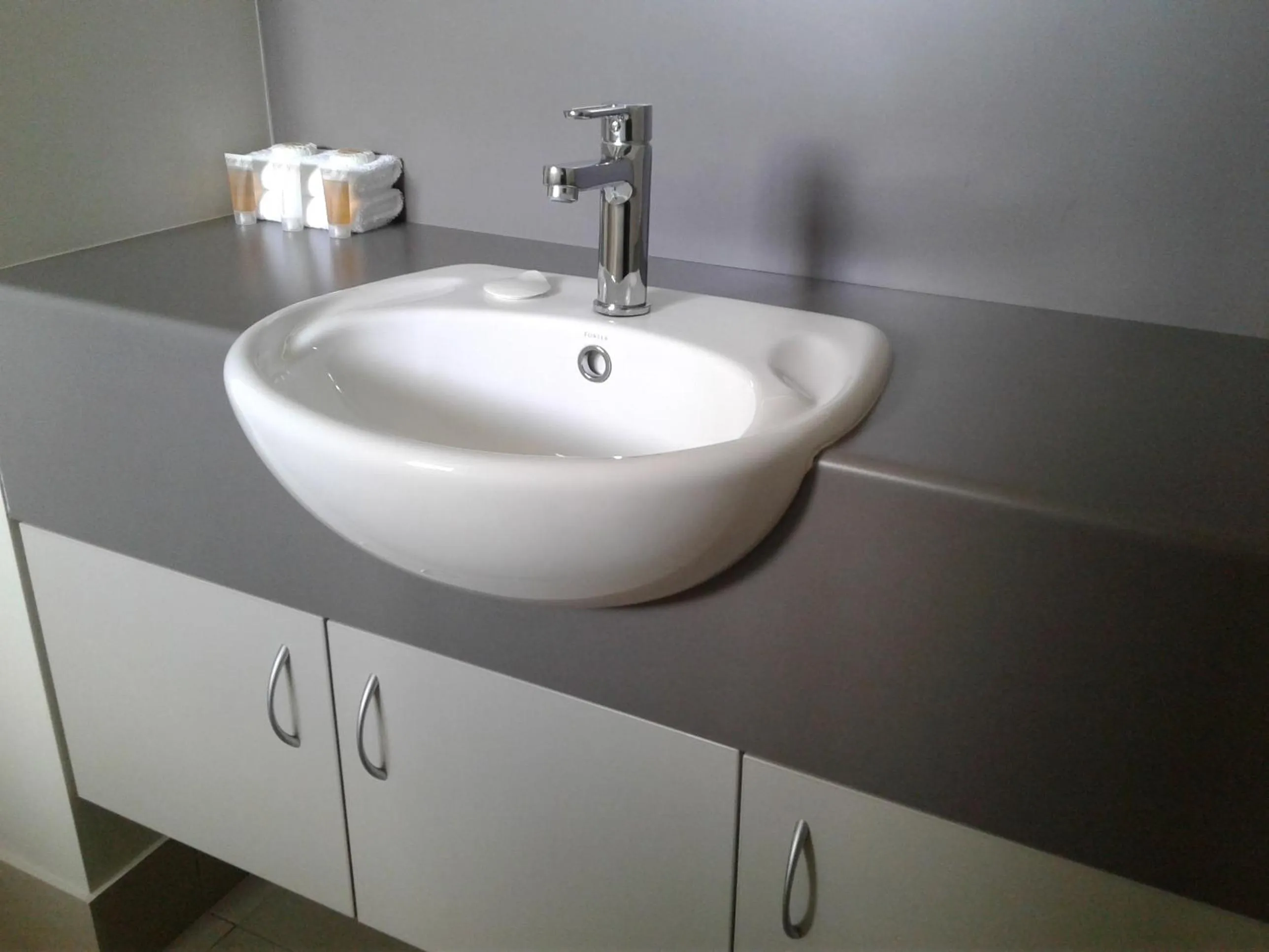 Bathroom in Royal Motel Miles