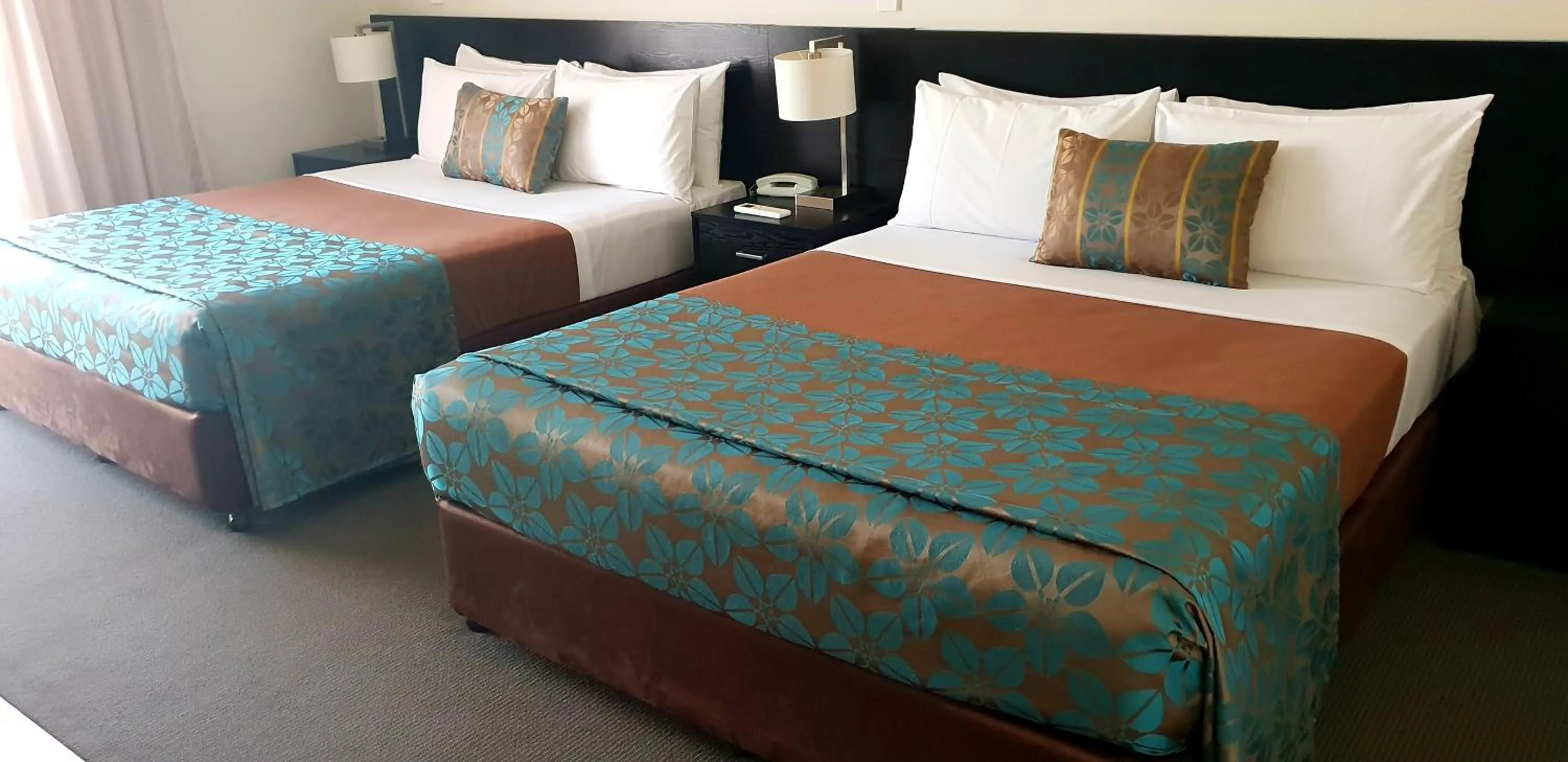 Photo of the whole room, Bed in Royal Motel Miles