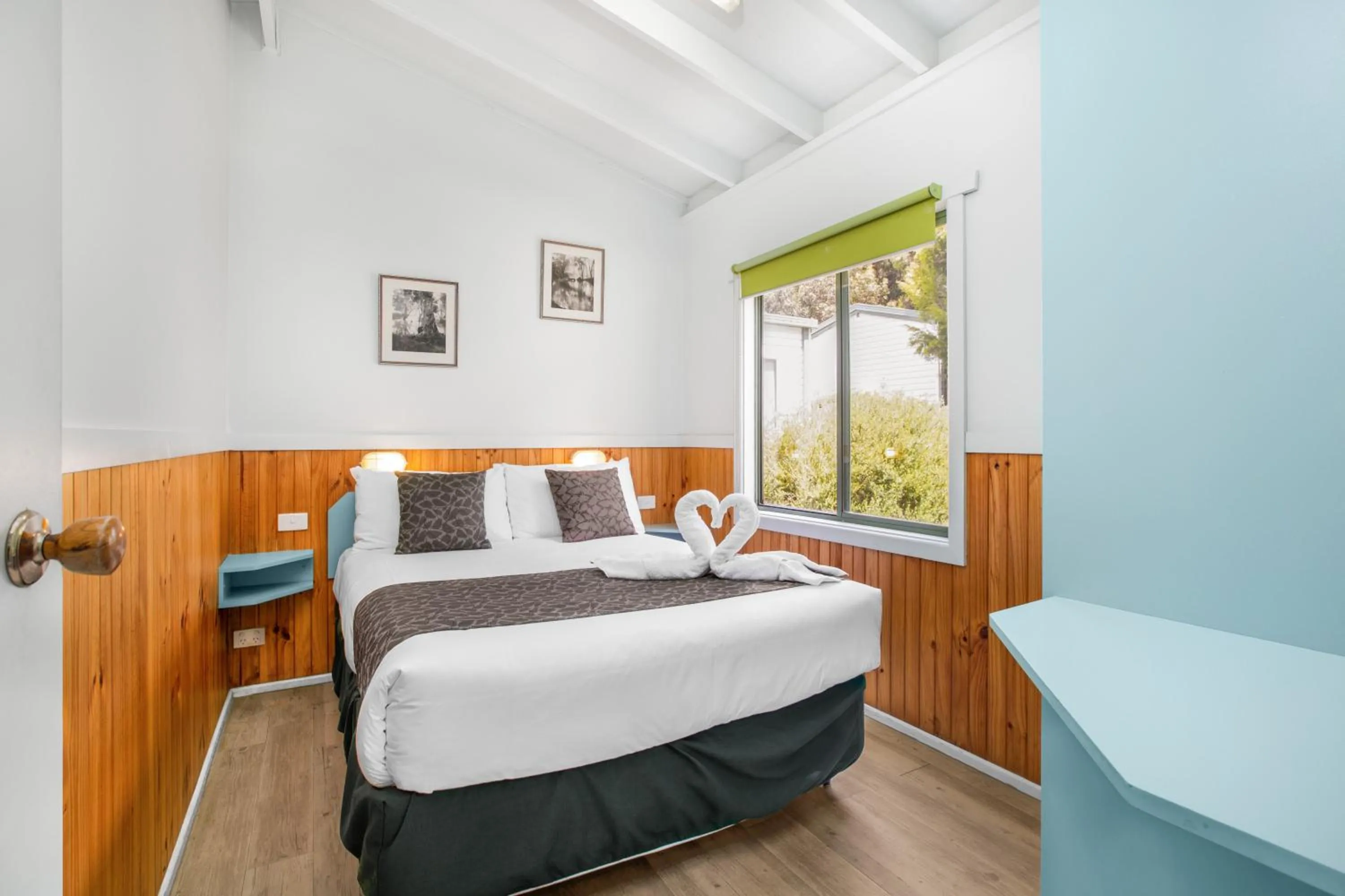 Bed in Breeze Holiday Parks - Halls Gap