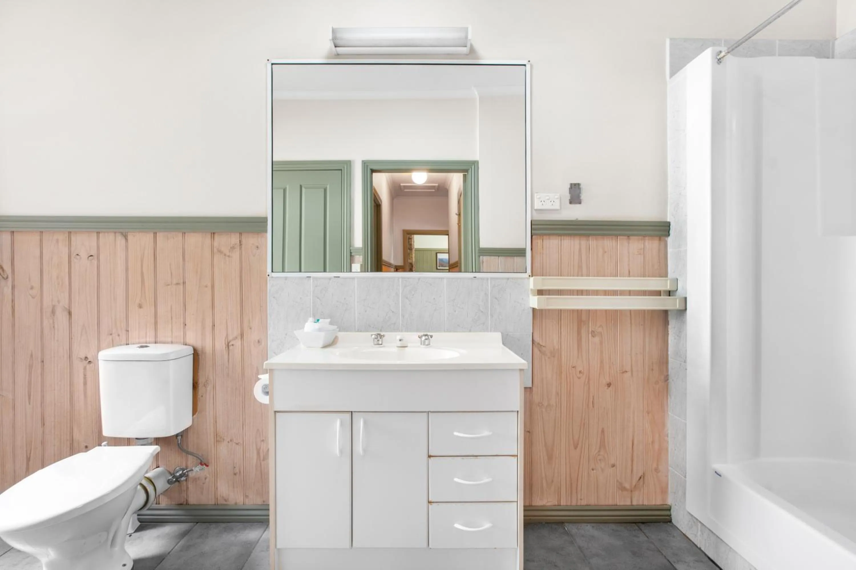 Shower in Breeze Holiday Parks - Halls Gap