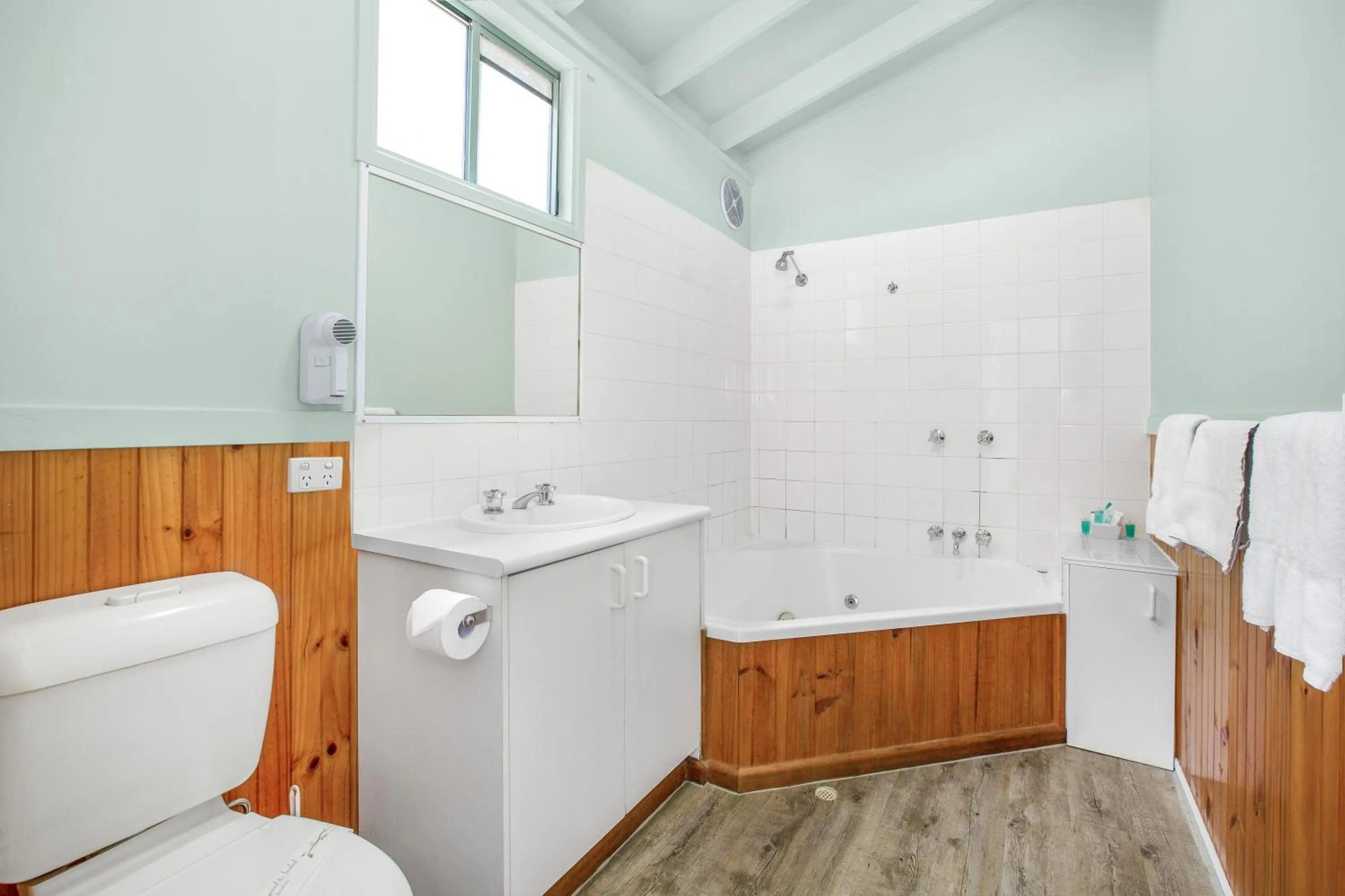 Shower in Breeze Holiday Parks - Halls Gap