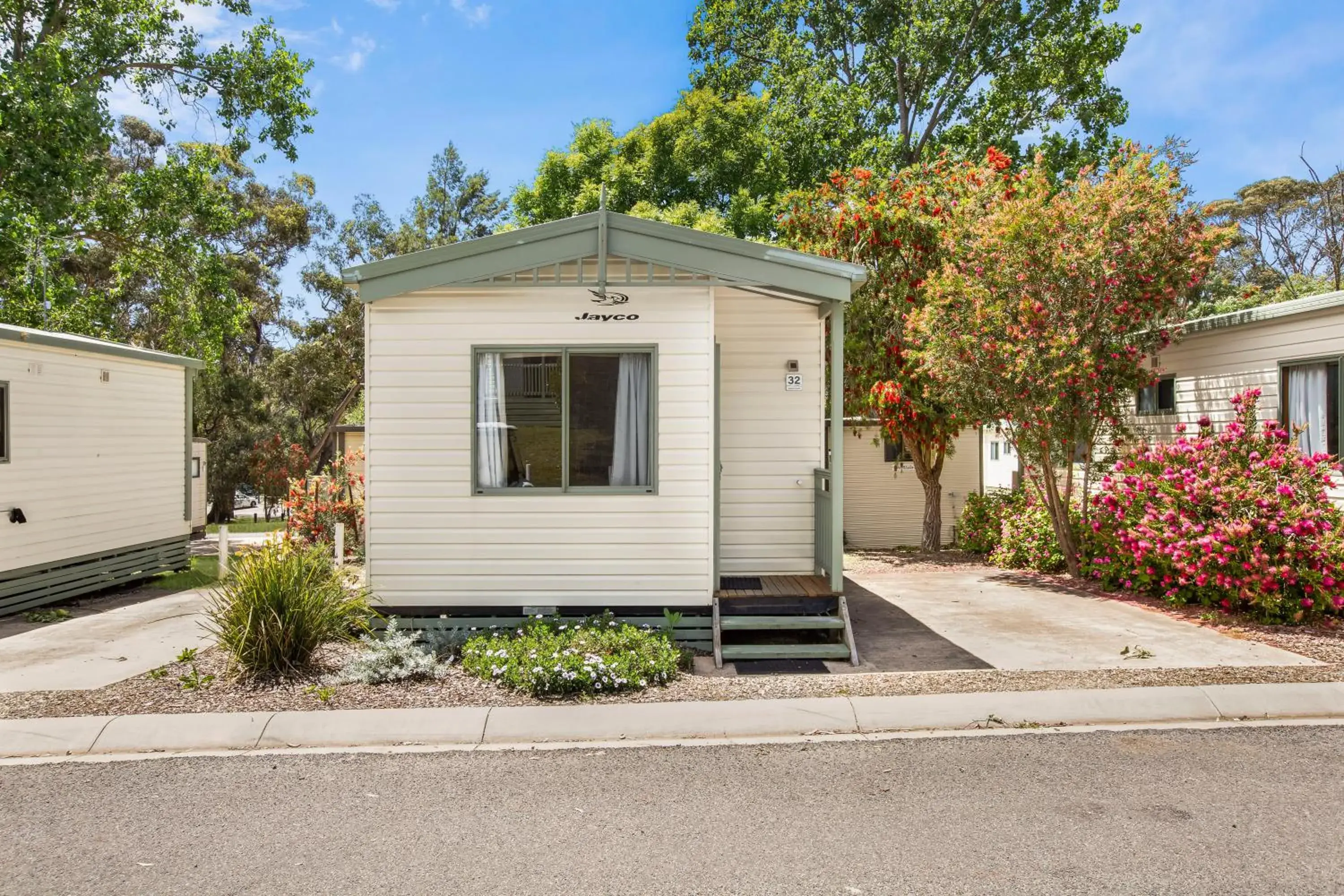 Superior Queen Cabin in Breeze Holiday Parks - Halls Gap Superior Queen Cabin in Breeze Holiday Parks - Halls Gap