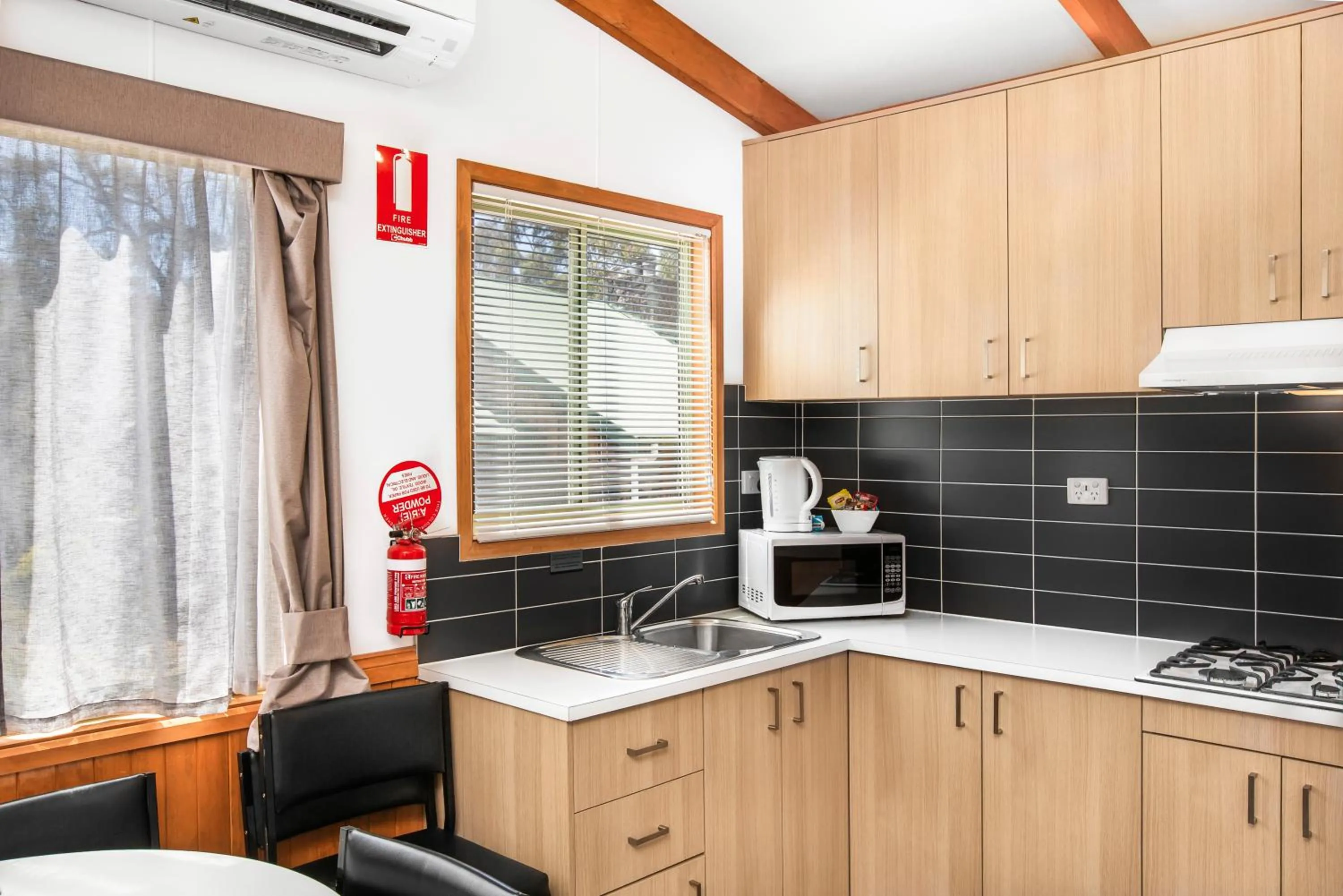 Kitchen or kitchenette in Breeze Holiday Parks - Halls Gap