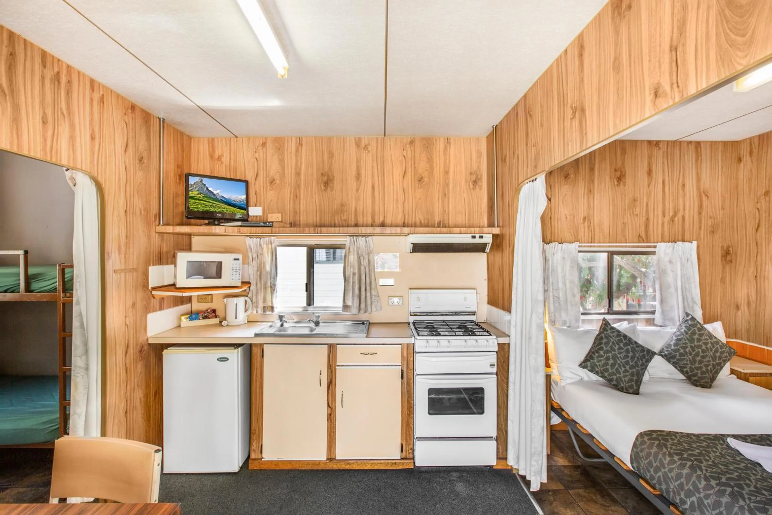 Kitchen or kitchenette in Breeze Holiday Parks - Halls Gap