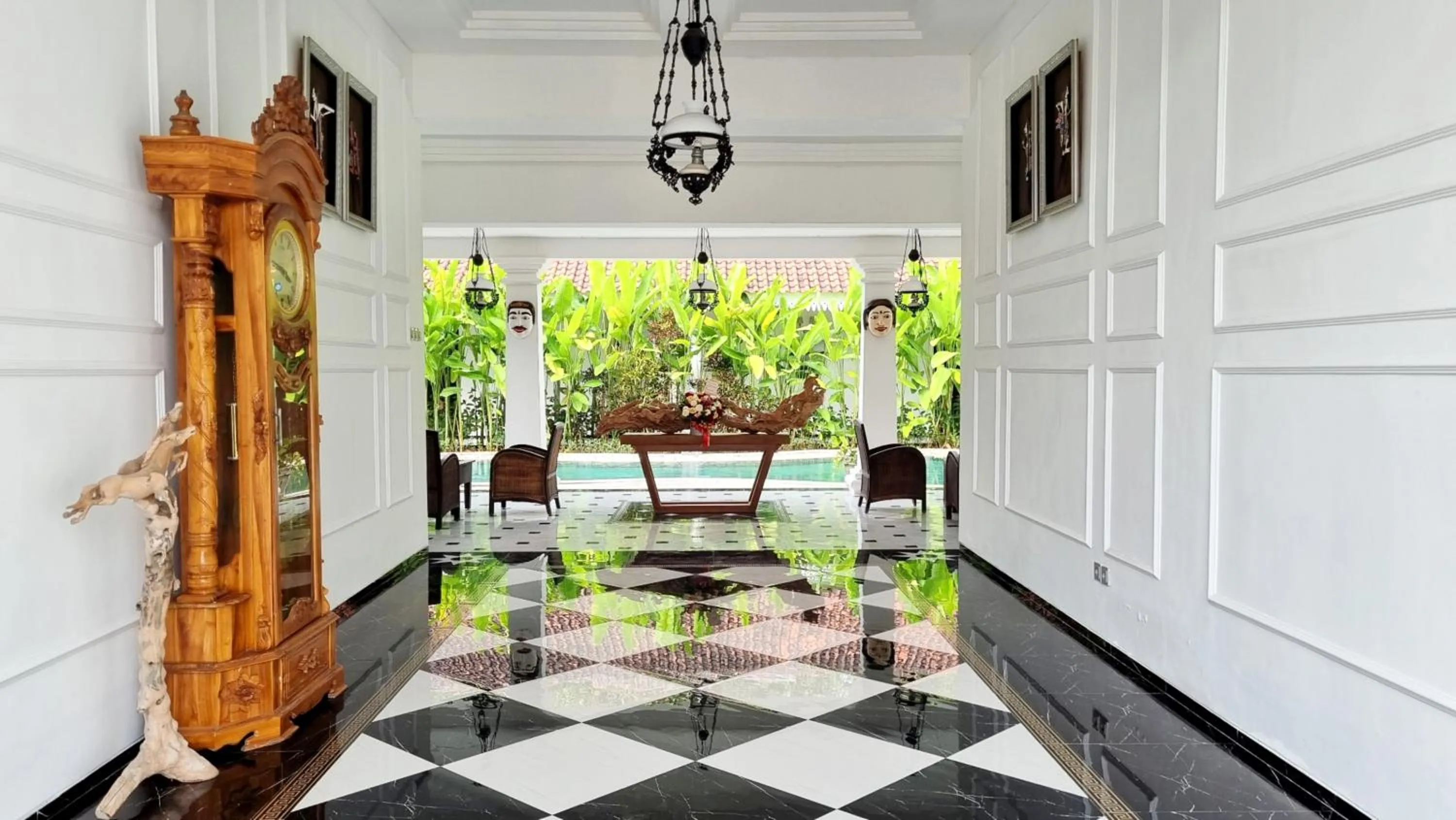 Facade/entrance in Omatha Village