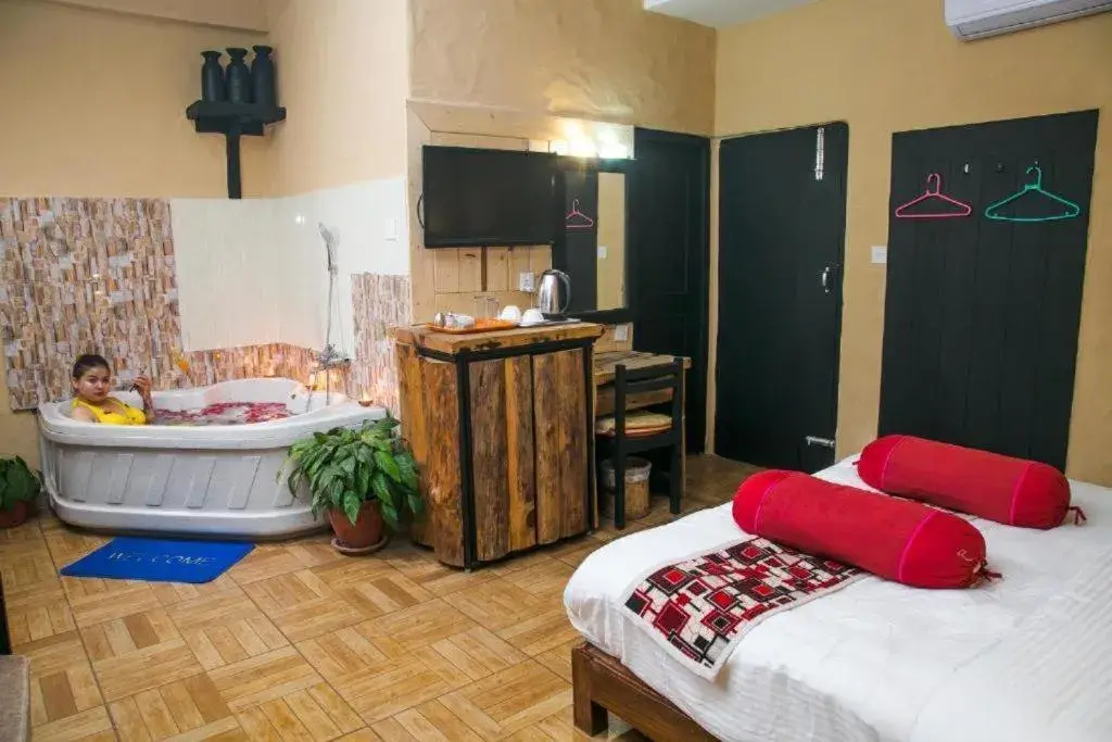 Suite with Spa Bath - single occupancy in Hotel Tourist Residency Suite with Spa Bath - single occupancy in Hotel Tourist Residency