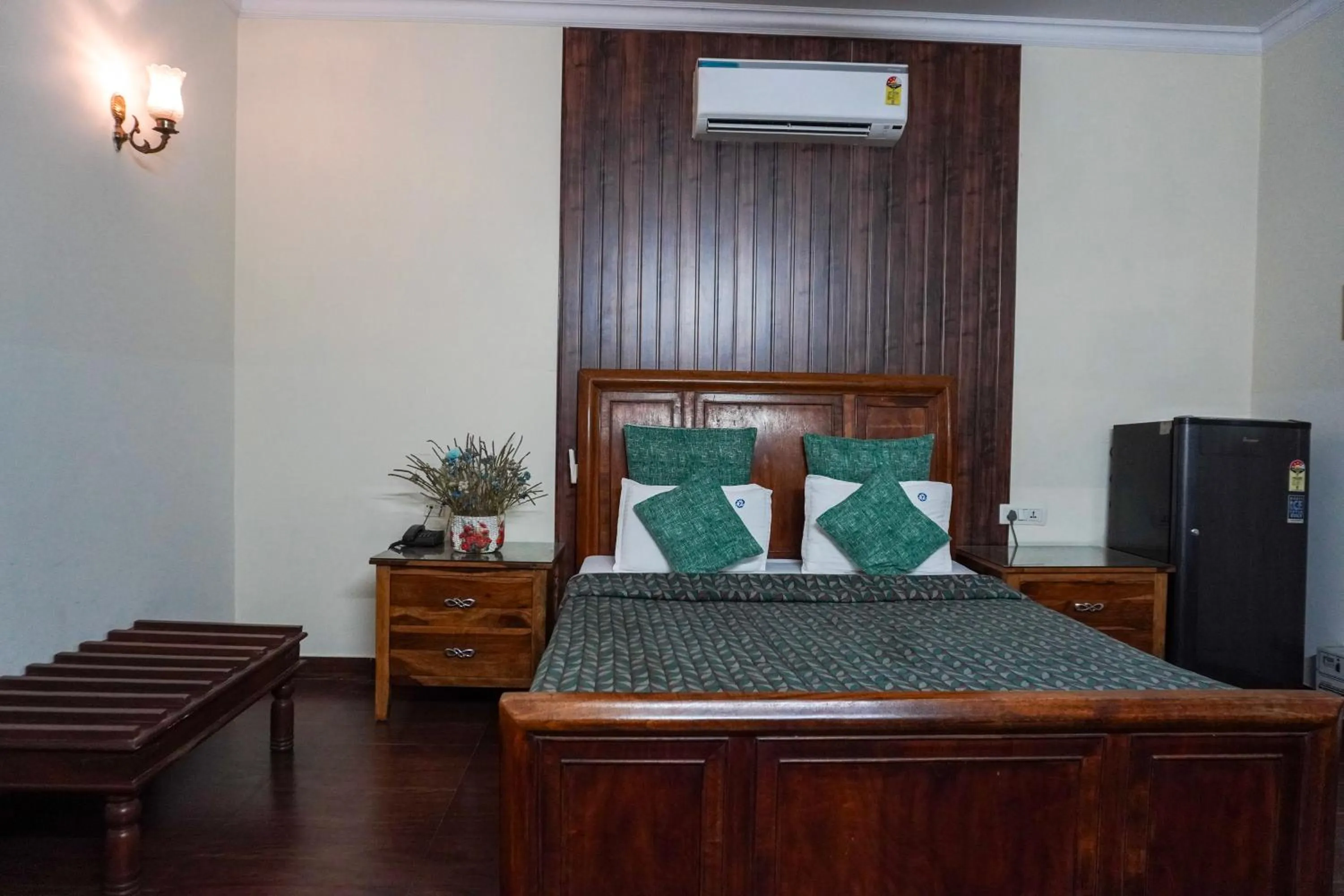 Bedroom, Bed in Perch Arbor Suites