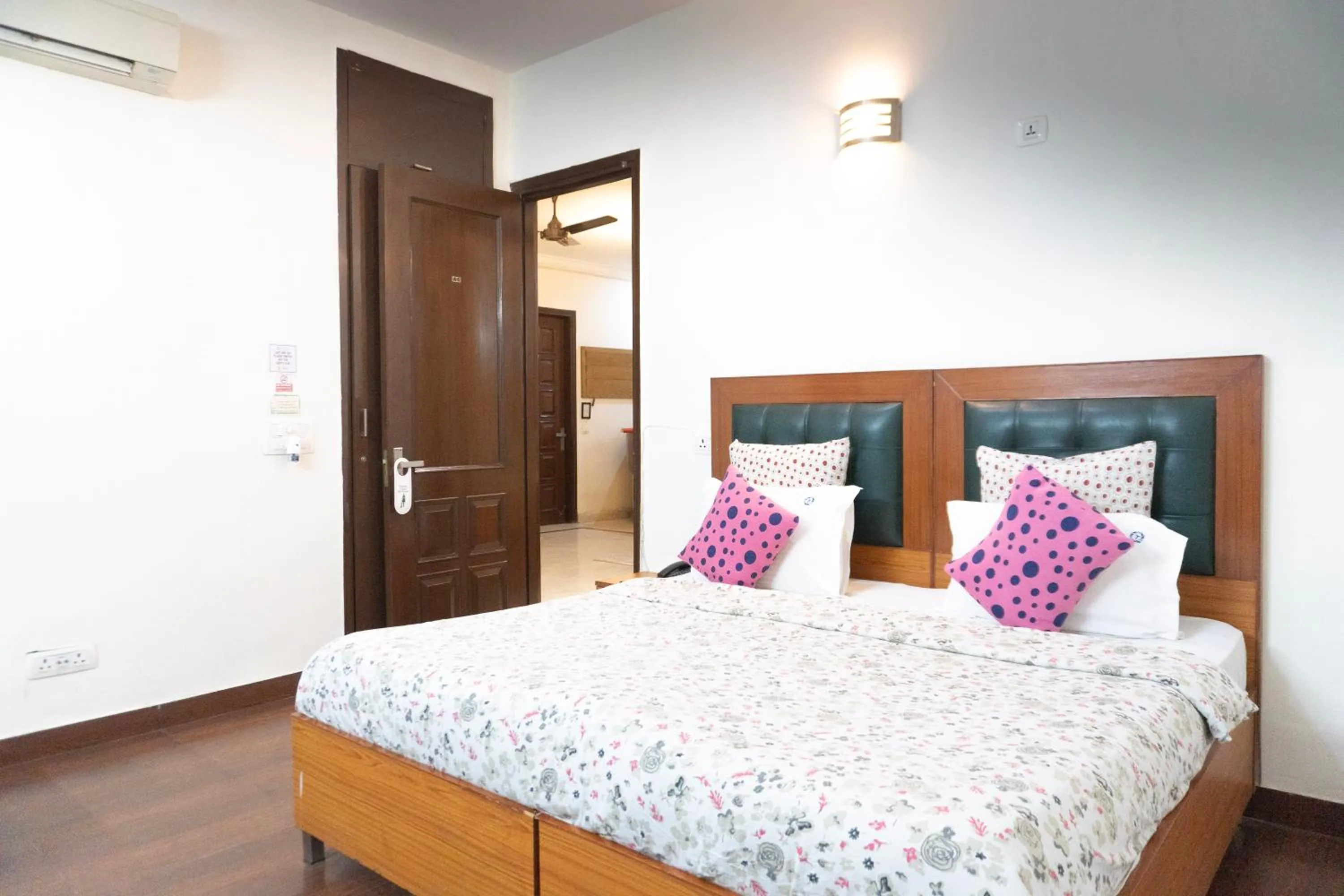 Bedroom, Bed in Perch Arbor Suites