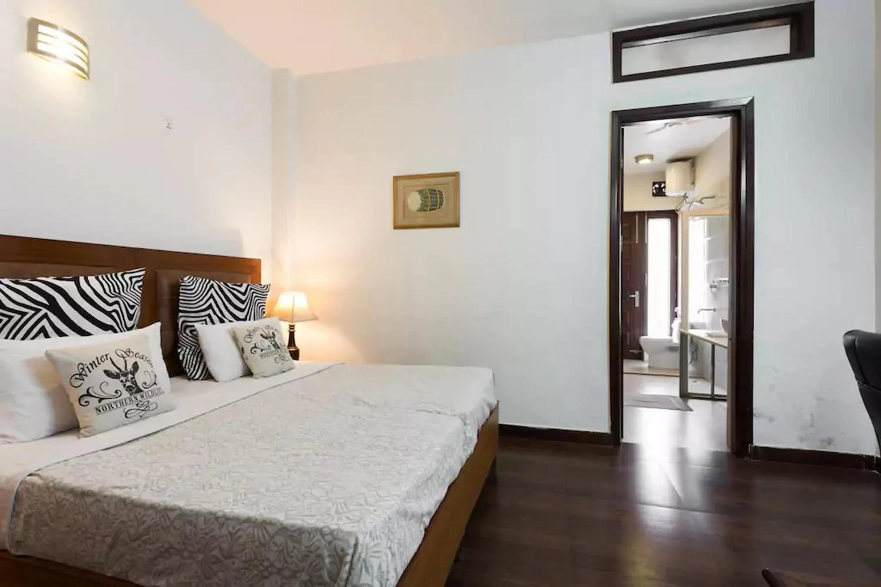 Bedroom, Bed in Perch Arbor Suites