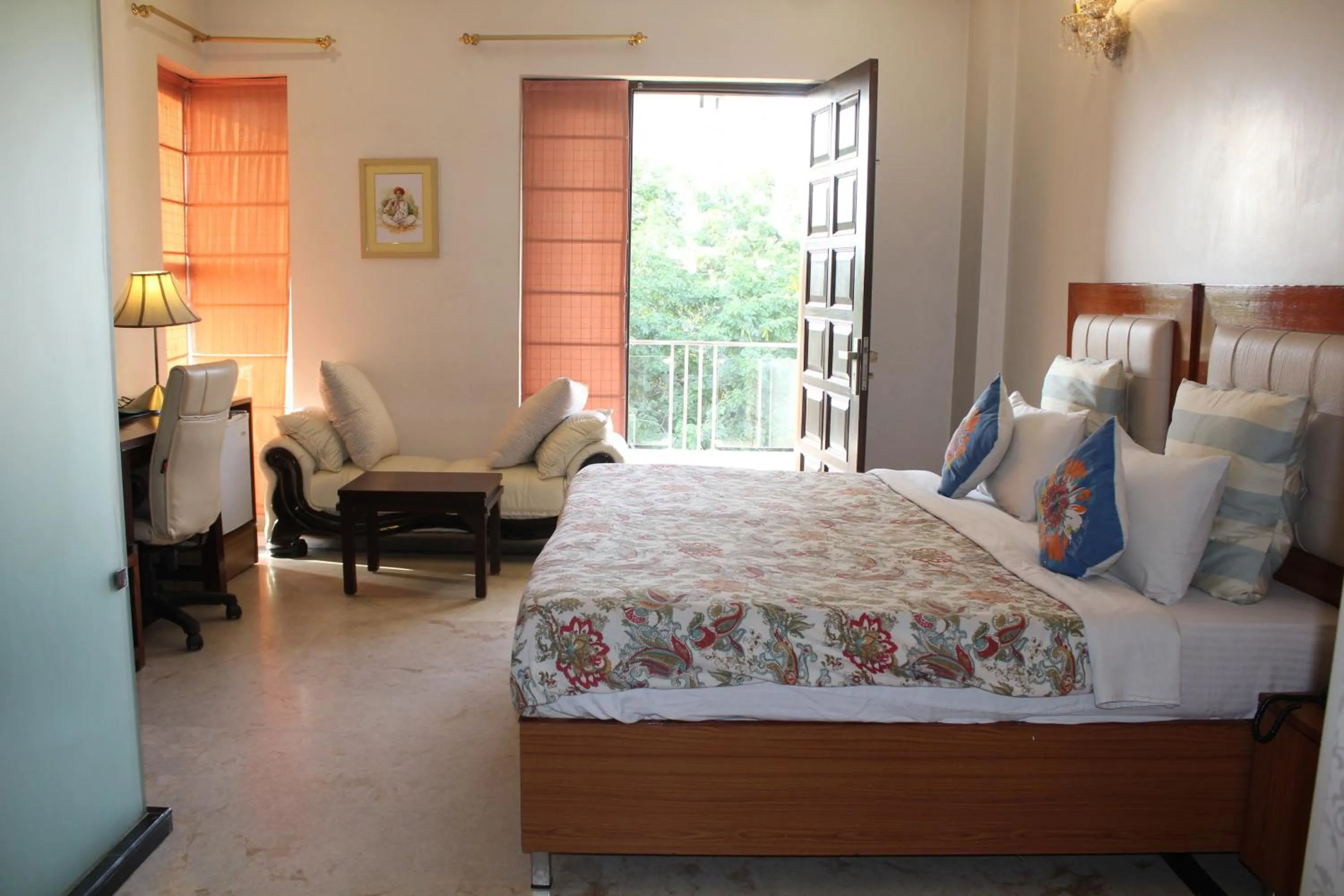 Bedroom, Bed in Perch Arbor Suites