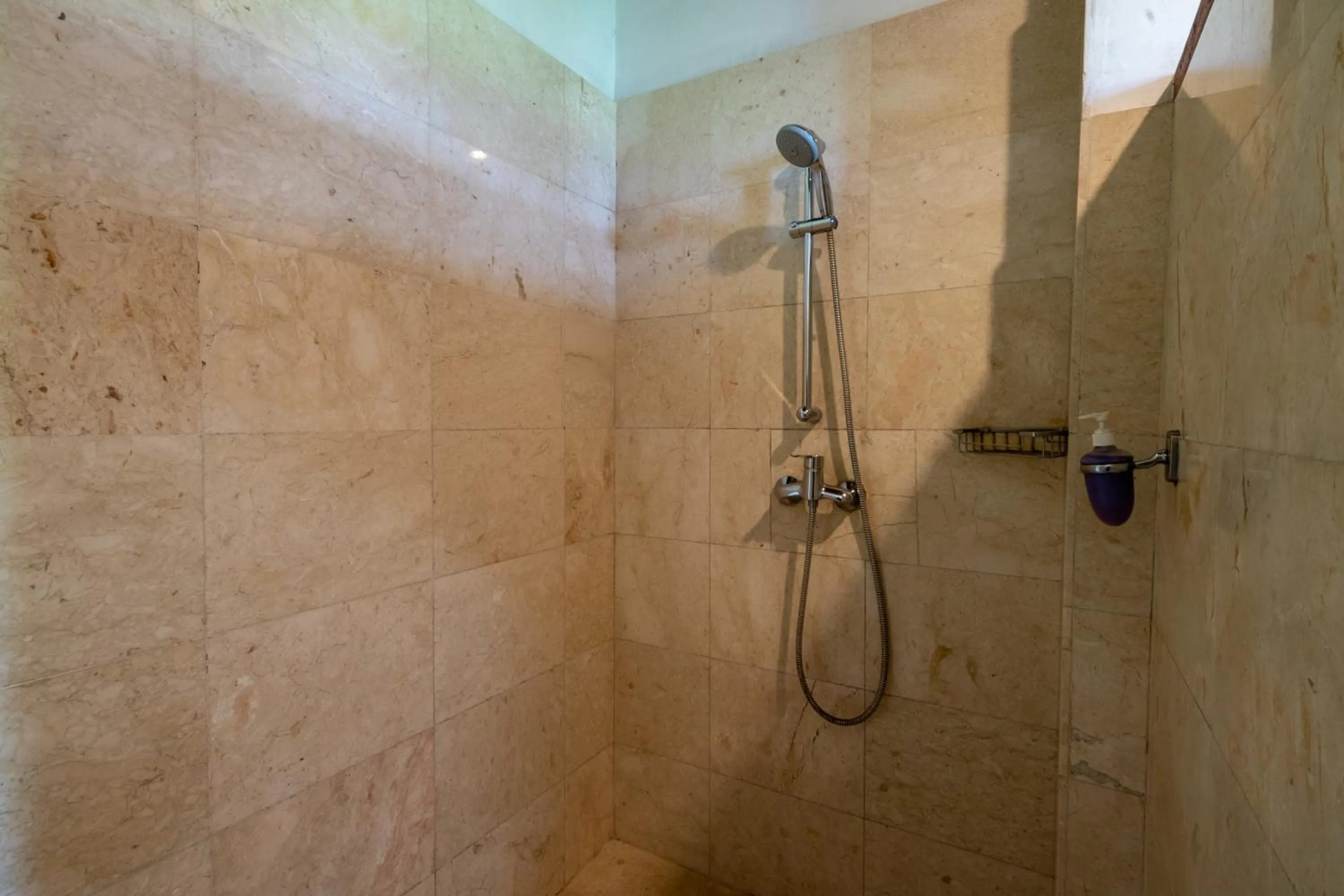 Shower in Lesong Hotel and Restaurant