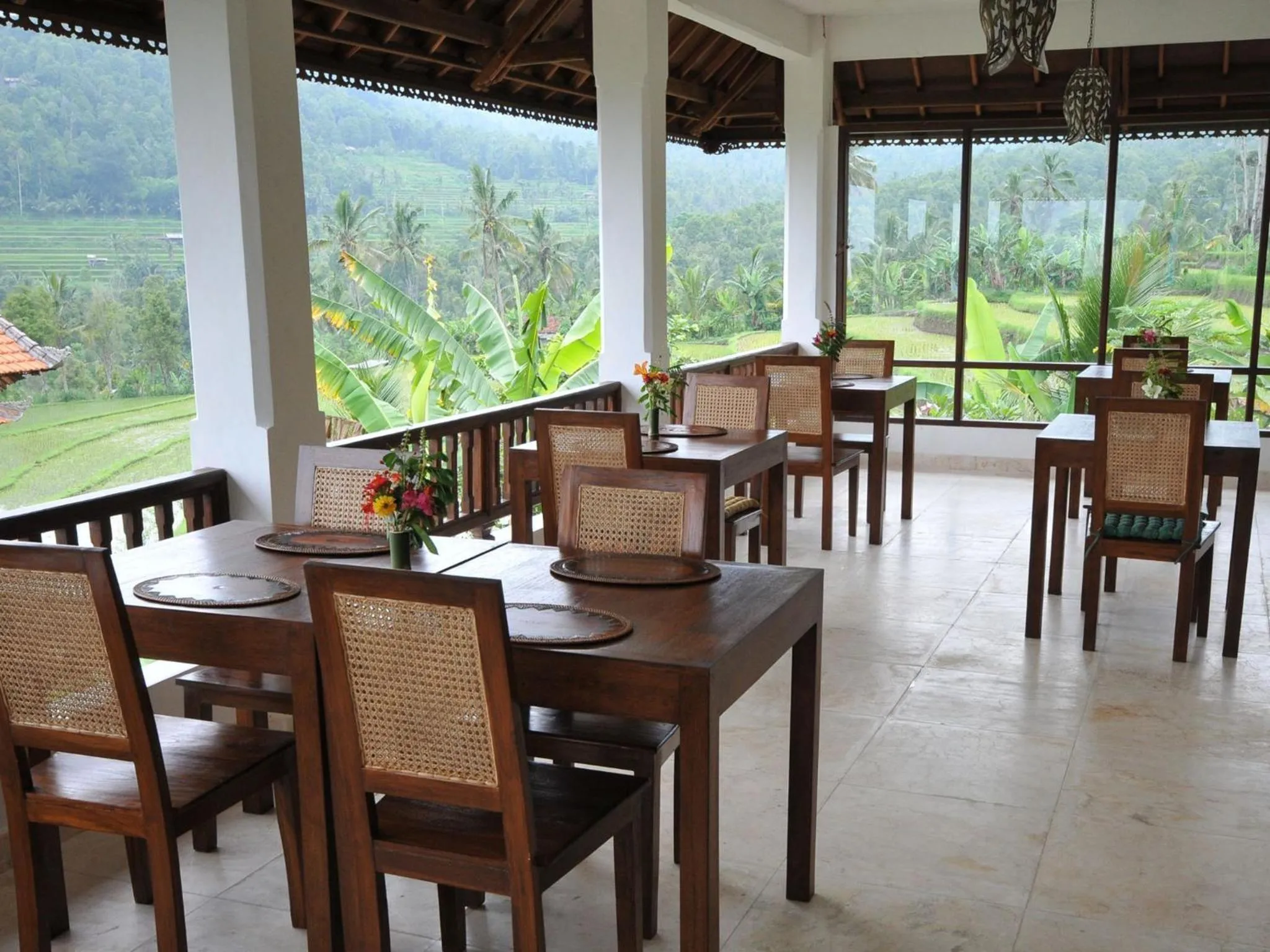 Restaurant/places to eat in Lesong Hotel and Restaurant