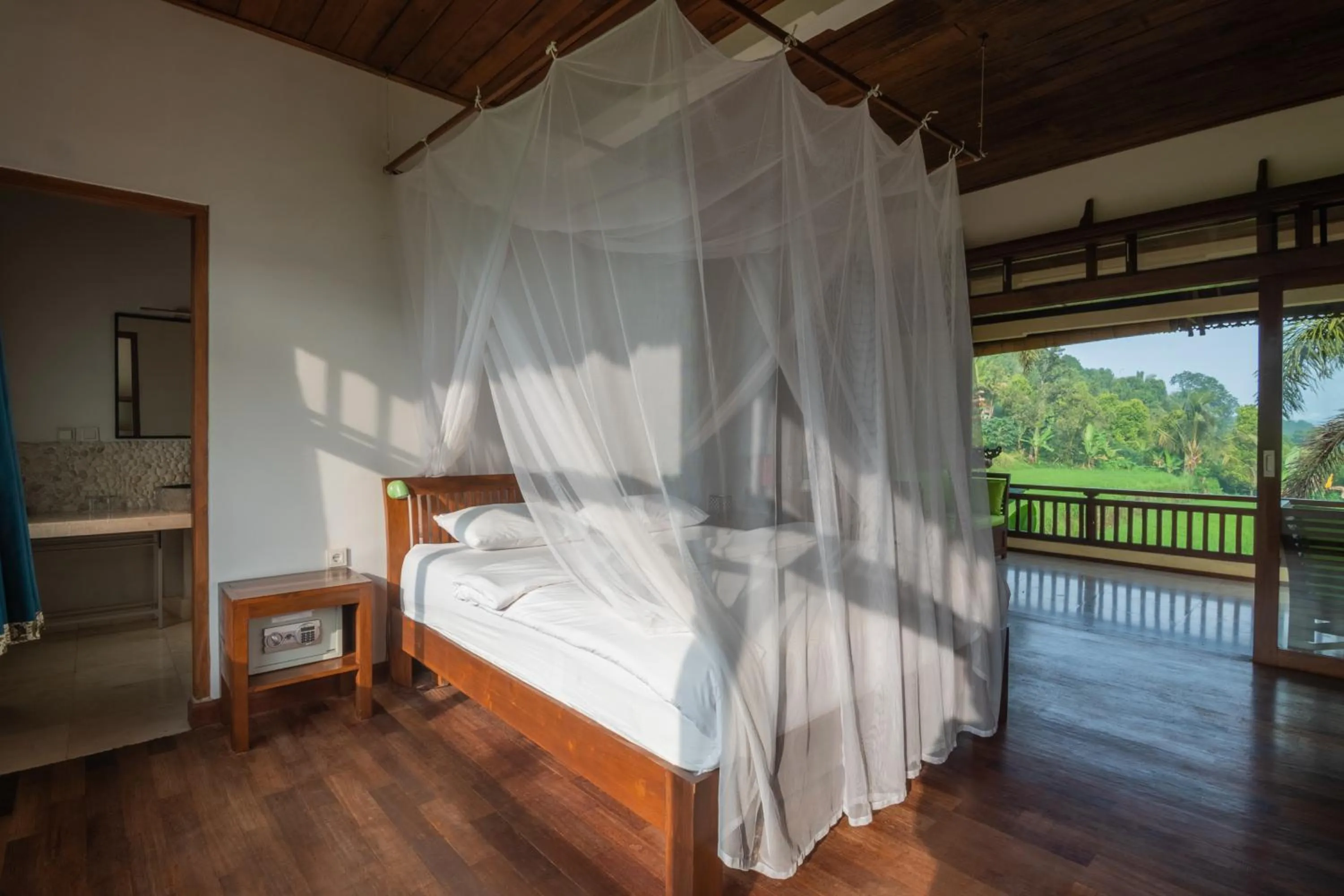 Bed in Lesong Hotel and Restaurant