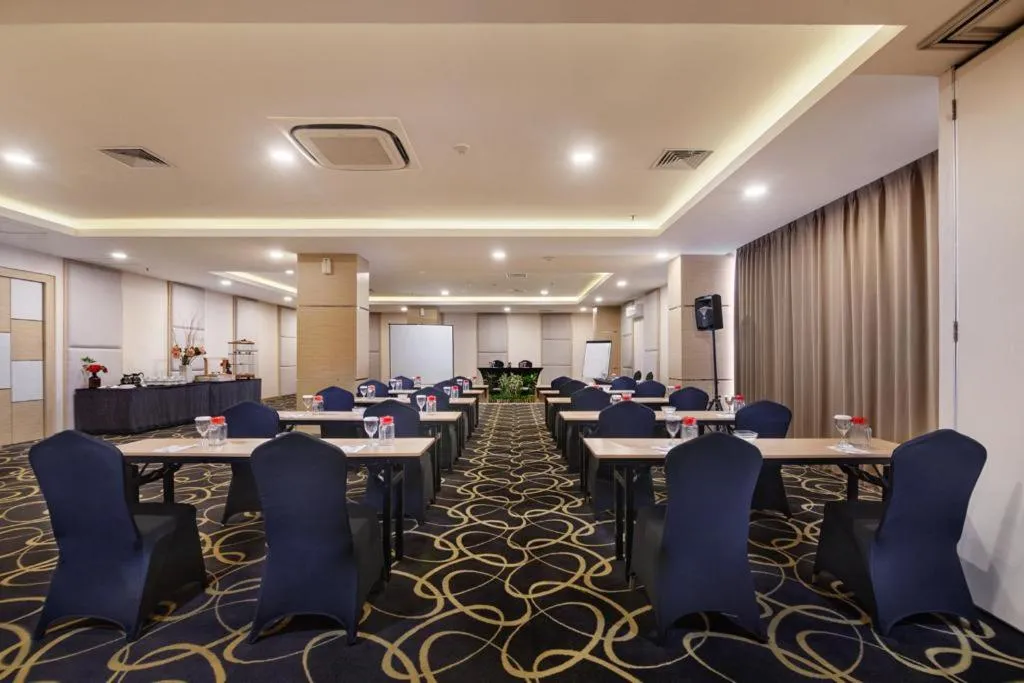 Meeting/conference room in Quest Hotel Darmo - Surabaya by ASTON