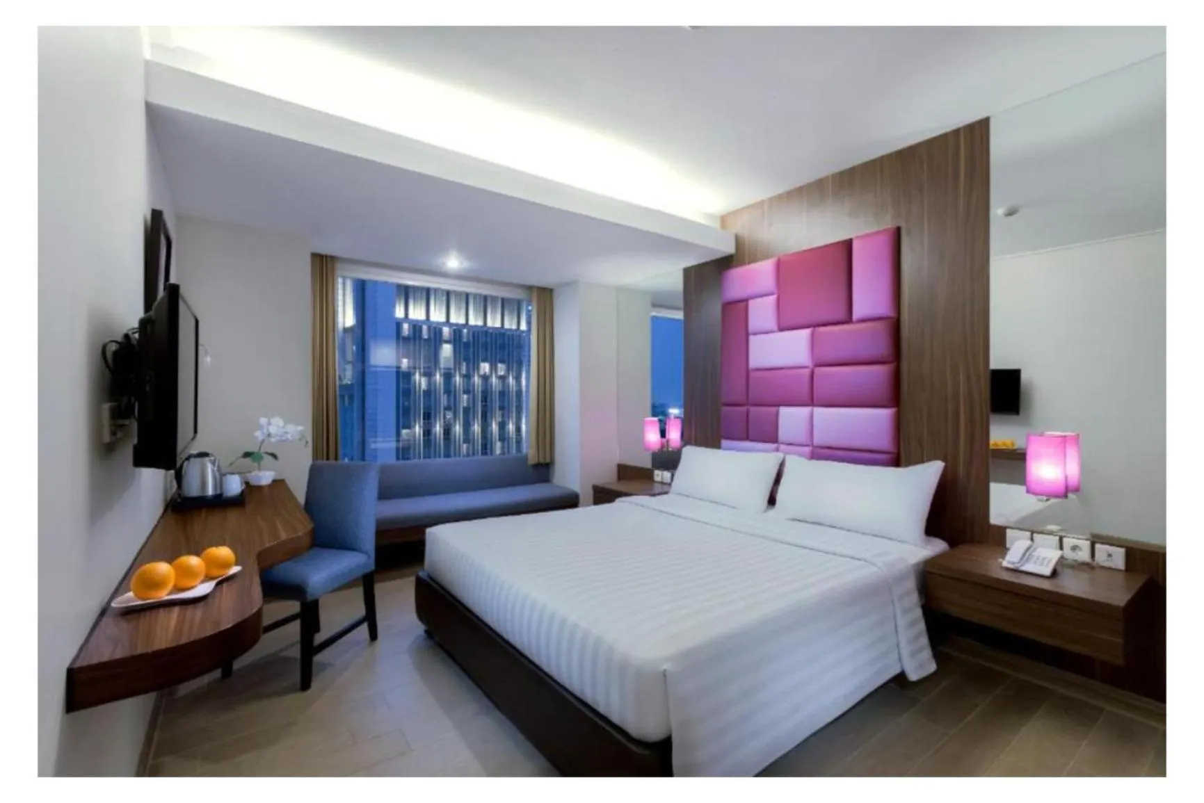 Bed in Quest Hotel Darmo - Surabaya by ASTON
