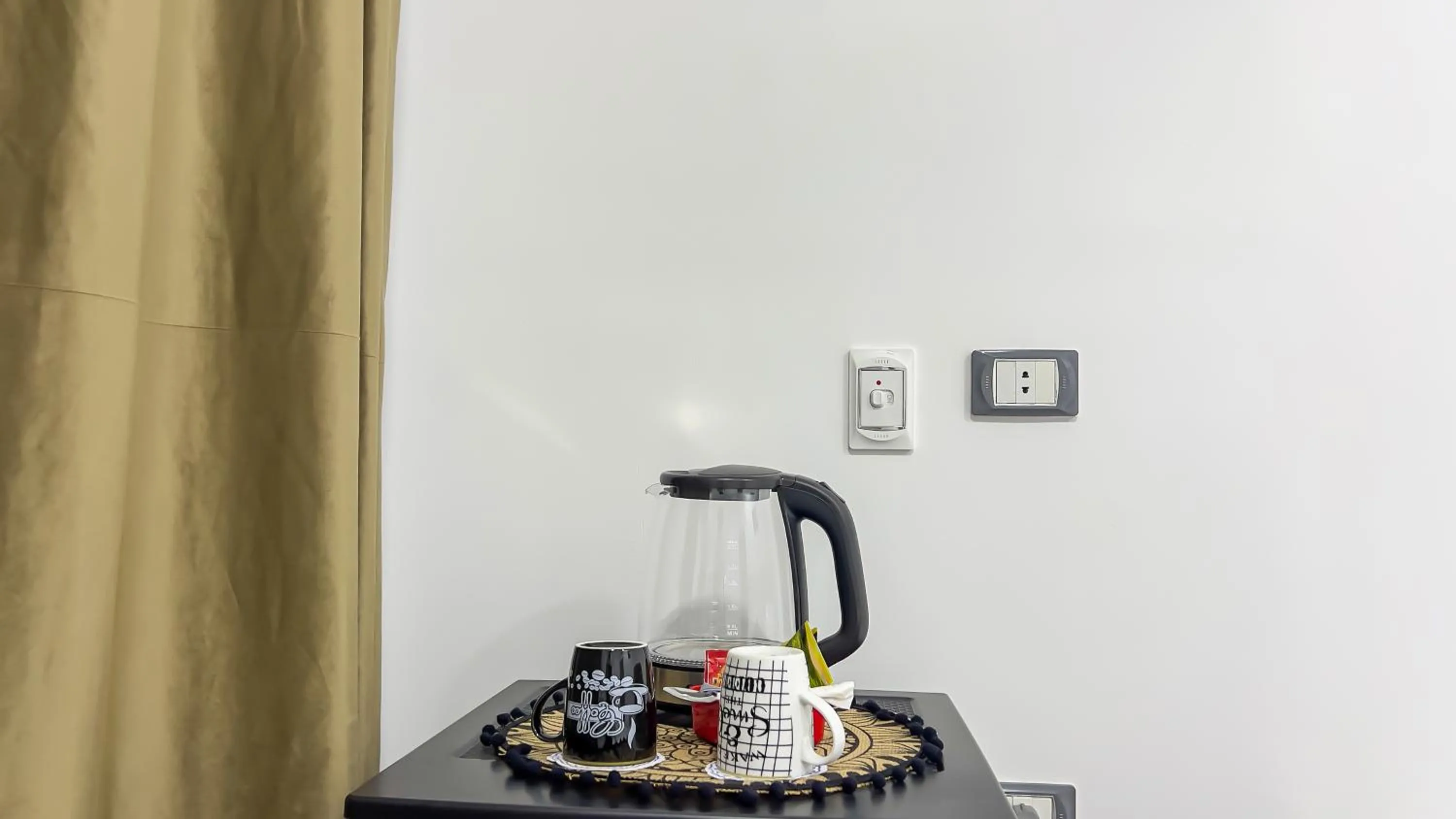 Coffee/tea facilities in AlaskaPyramidsView