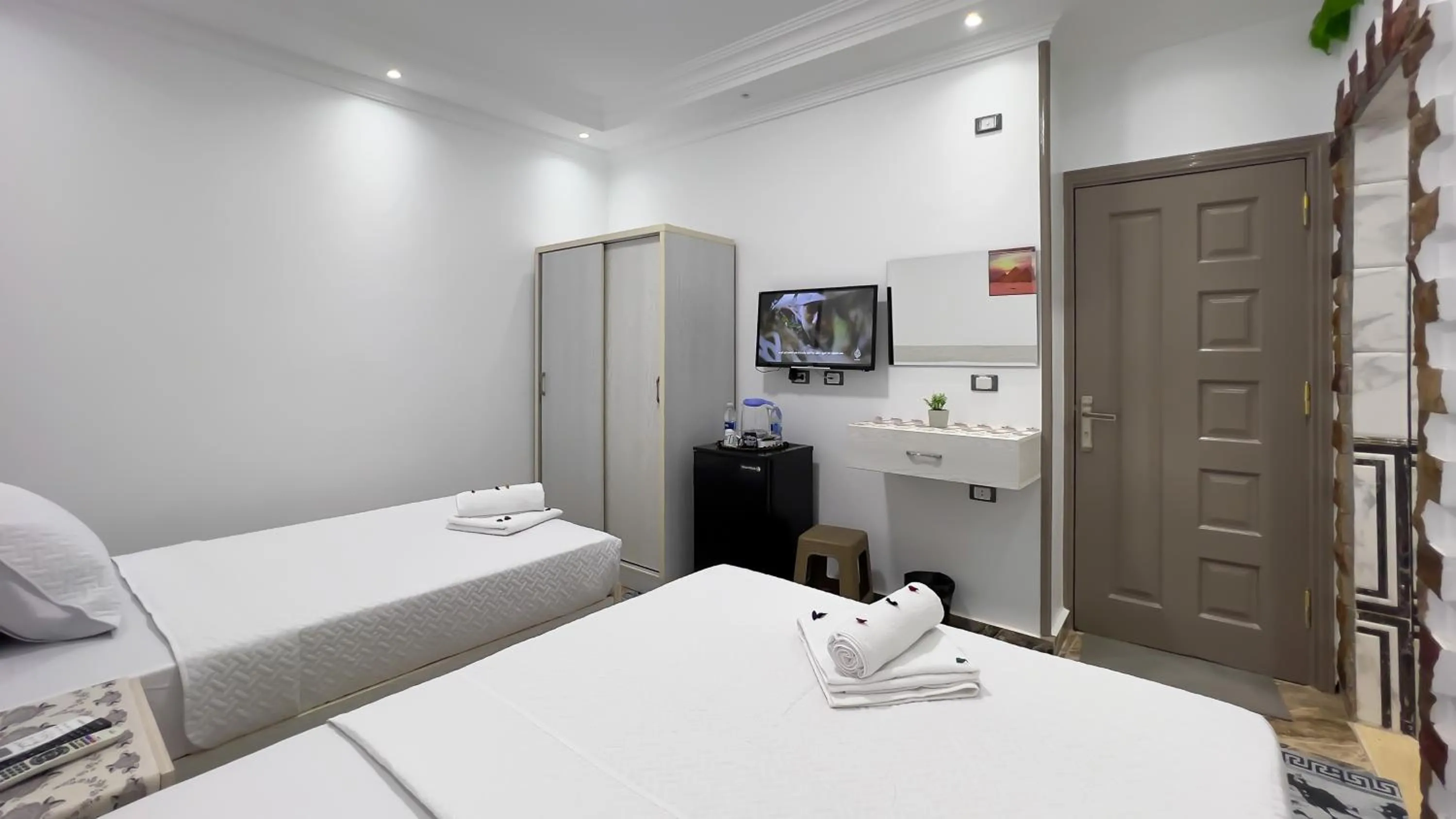 Bed in AlaskaPyramidsView