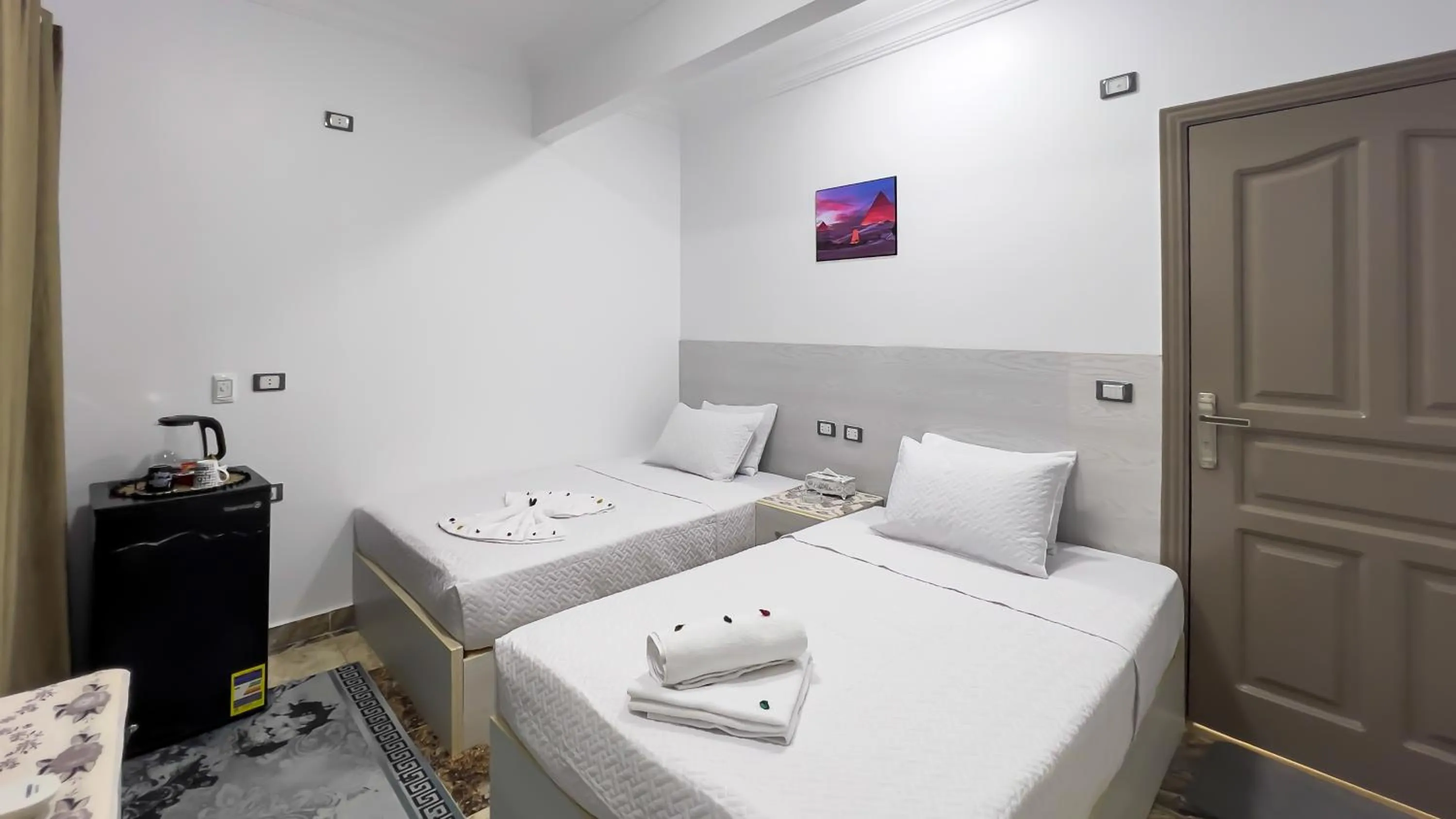 Bed in AlaskaPyramidsView