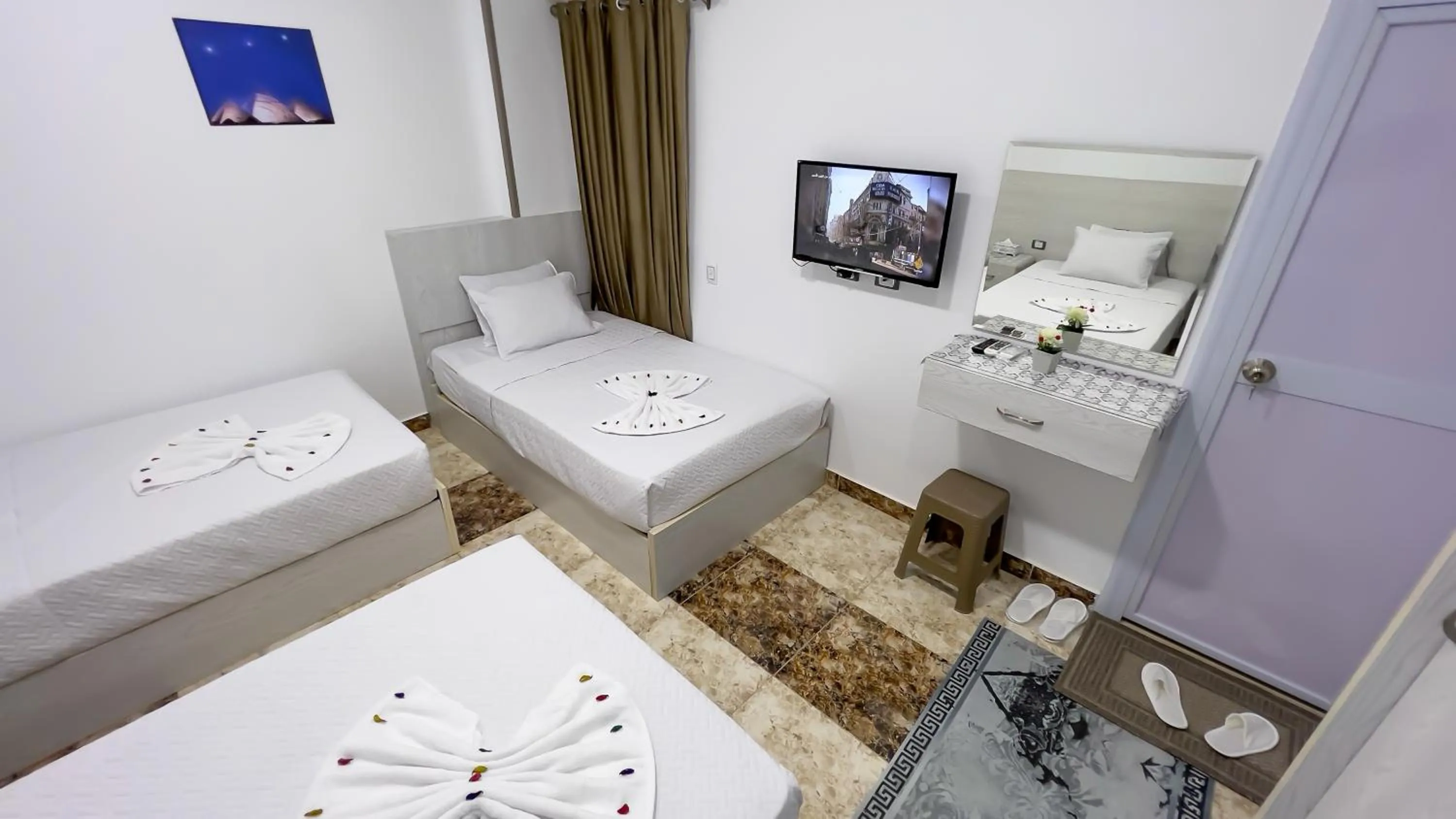 Bed in AlaskaPyramidsView