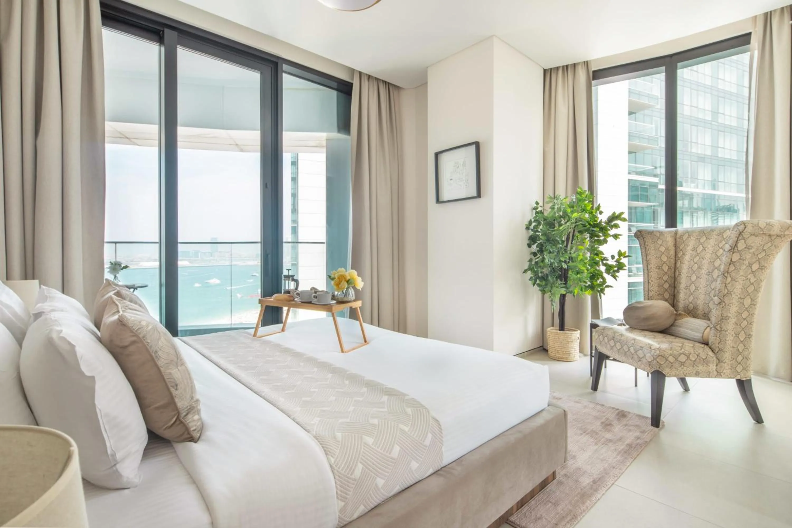 Bed in Frank Porter - The Address JBR