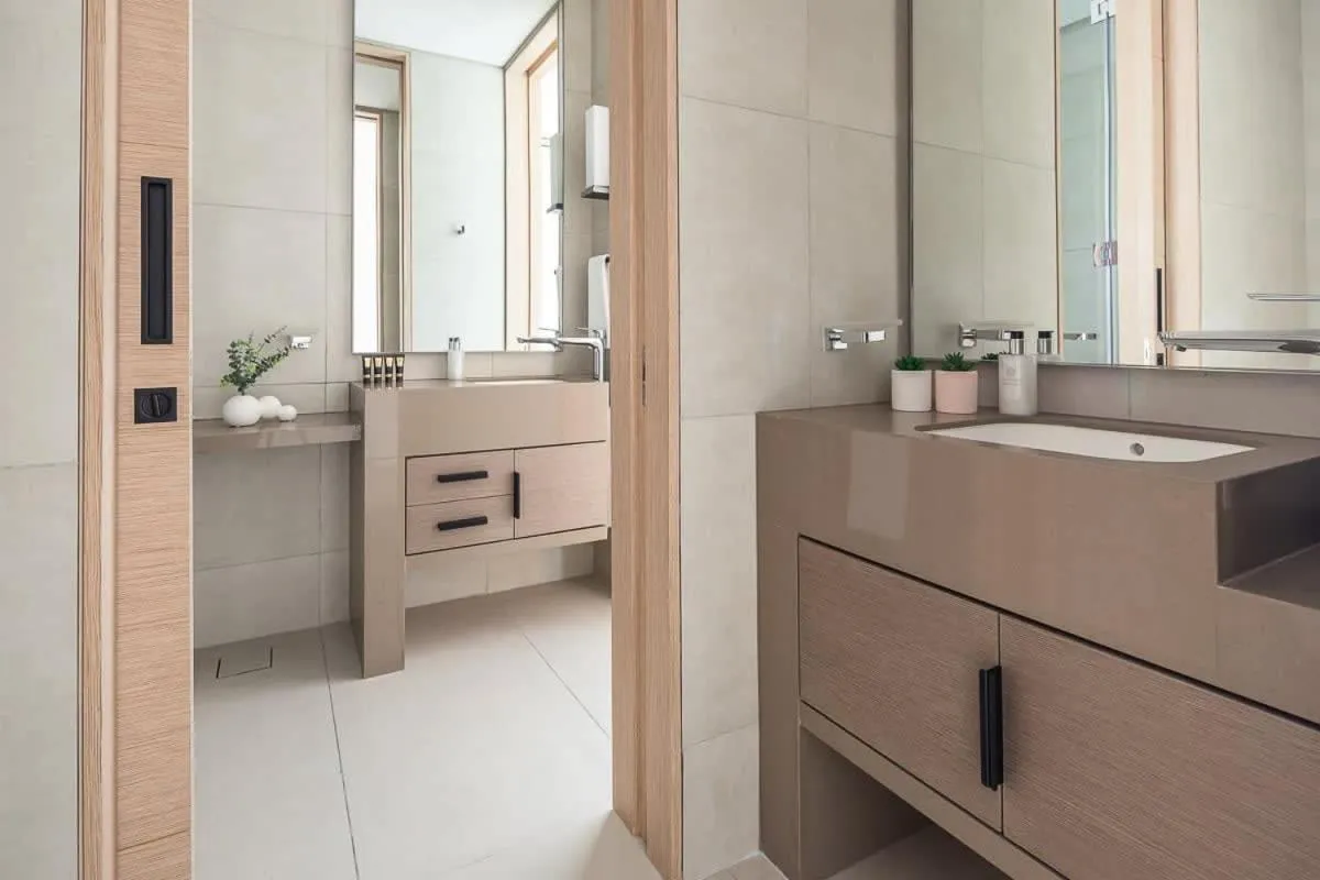 Frank Porter - The Address JBR