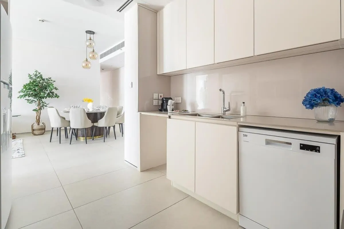 Frank Porter - The Address JBR