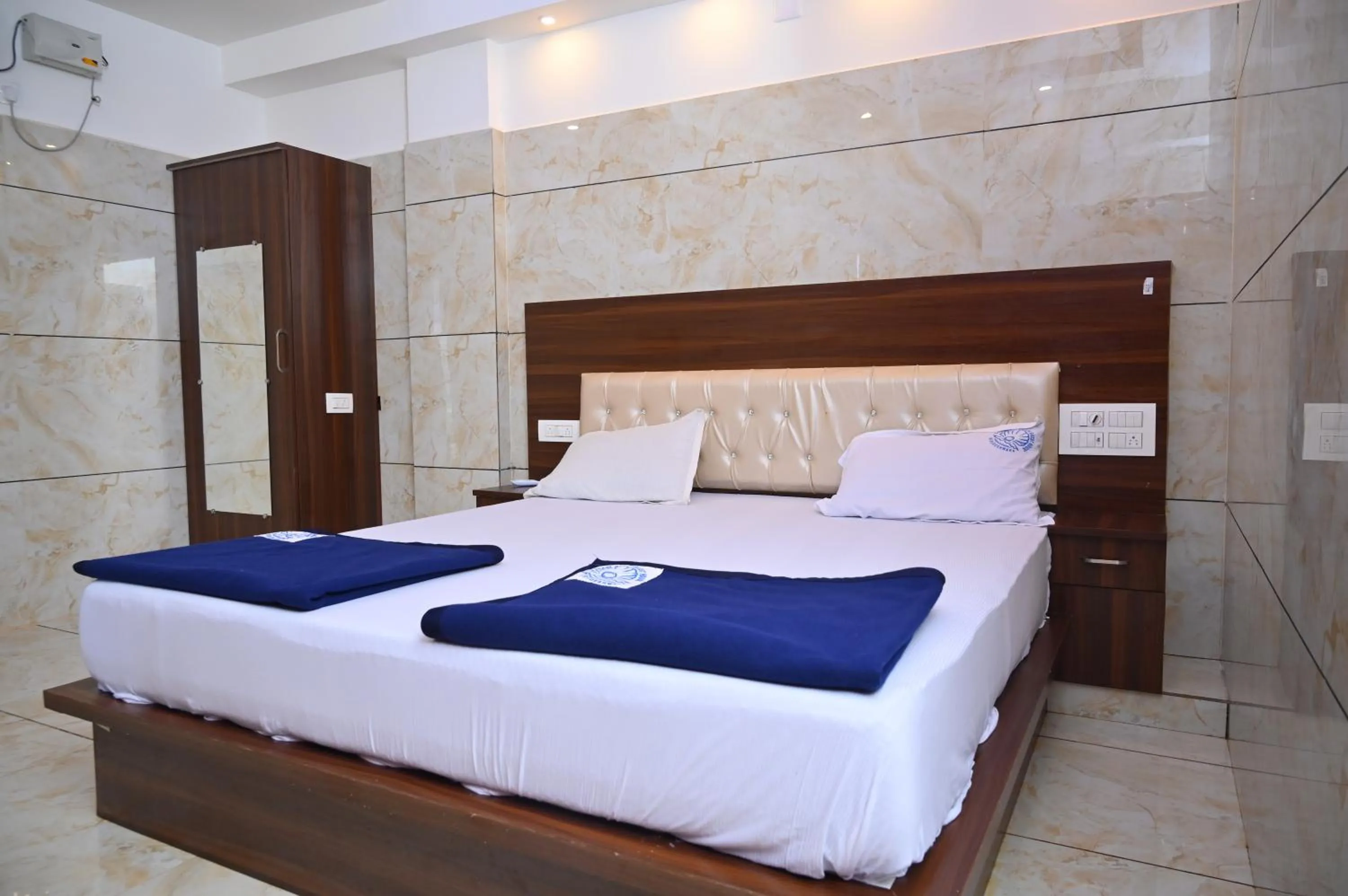 Bed in Blue Pearl Beach Guest House