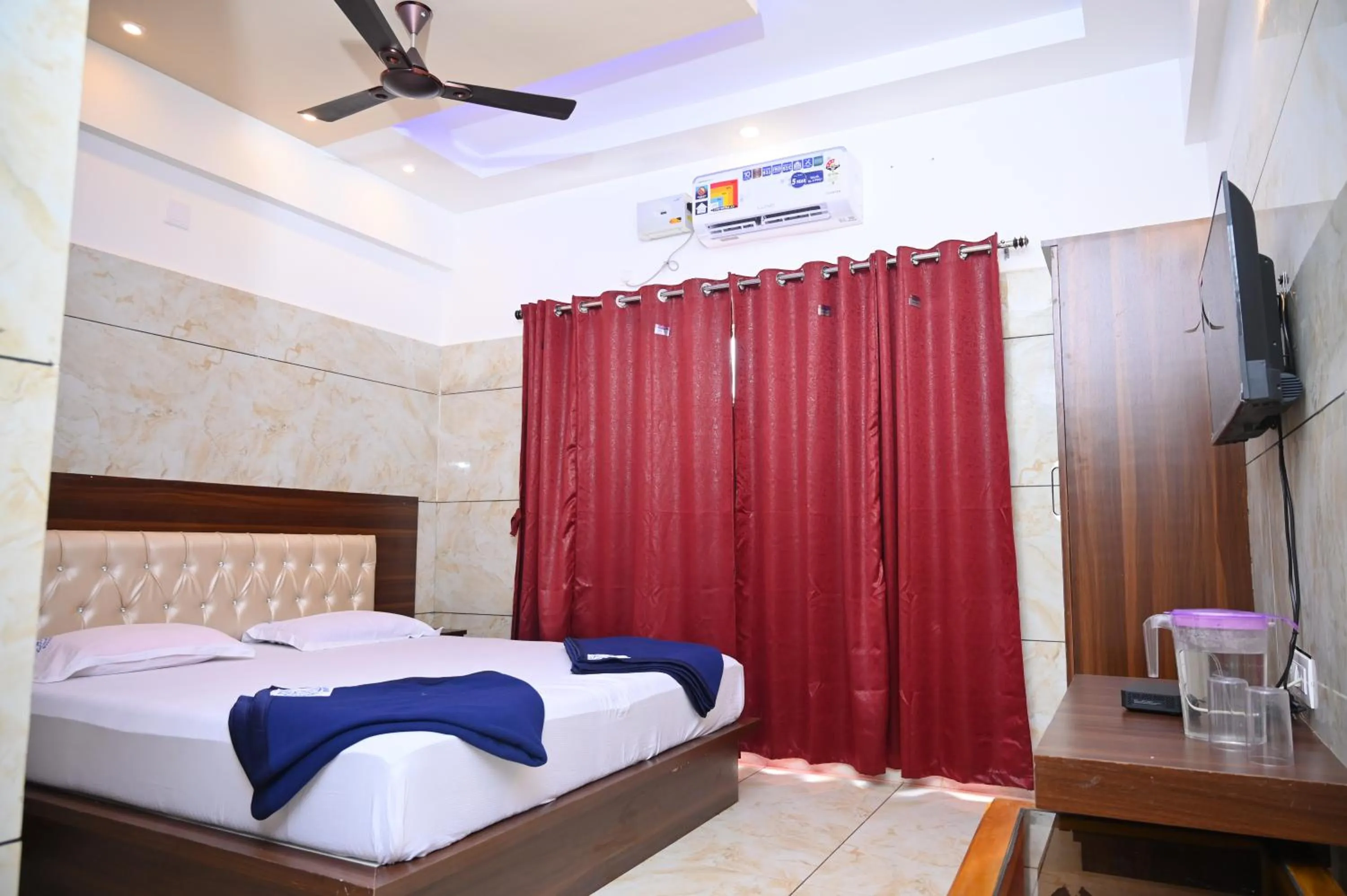 Bed in Blue Pearl Beach Guest House