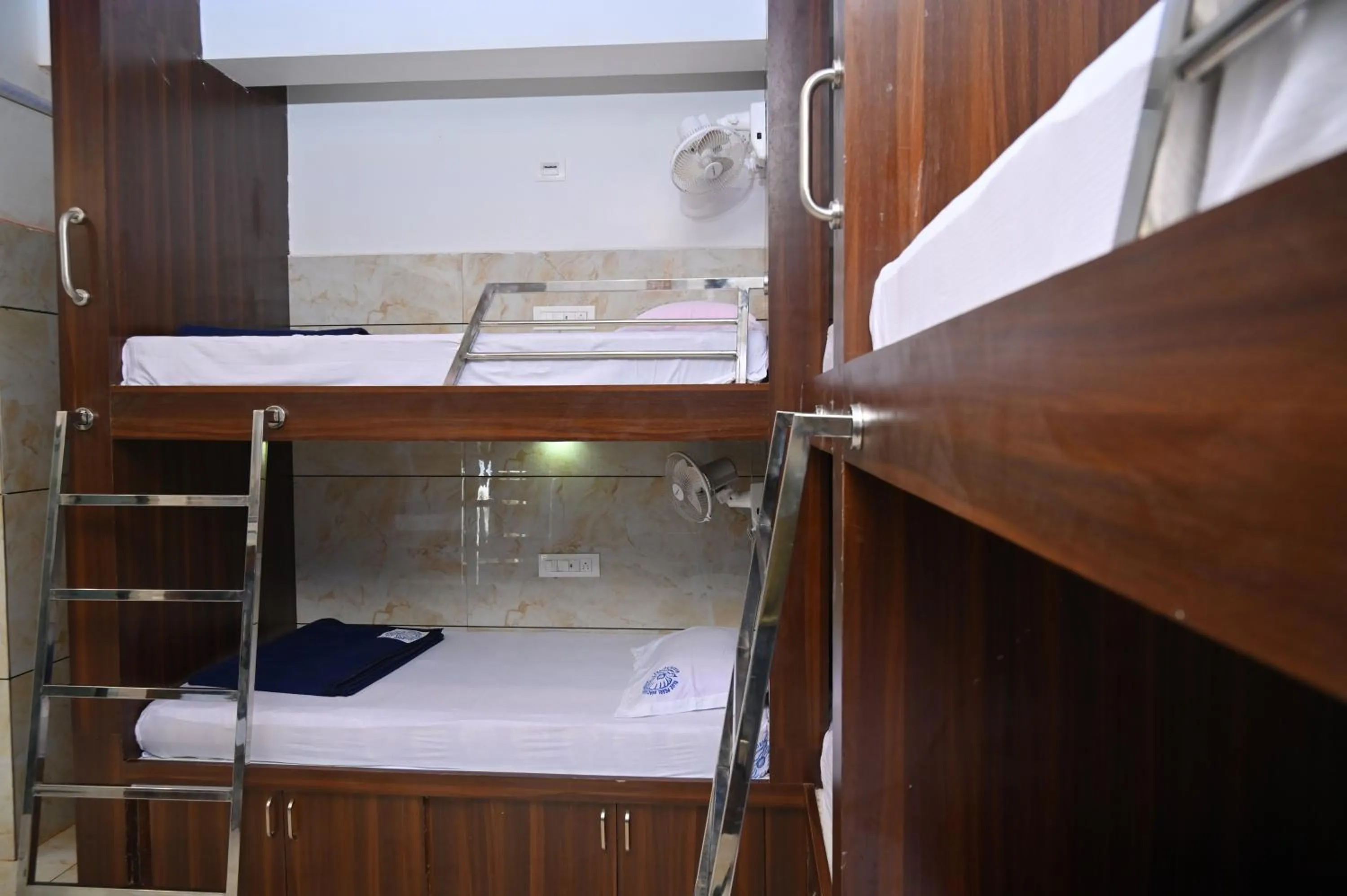 Bed in Blue Pearl Beach Guest House