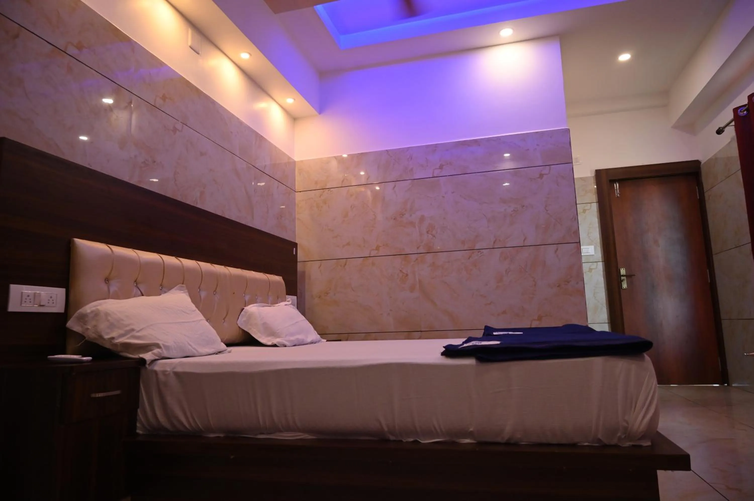 Bed in Blue Pearl Beach Guest House