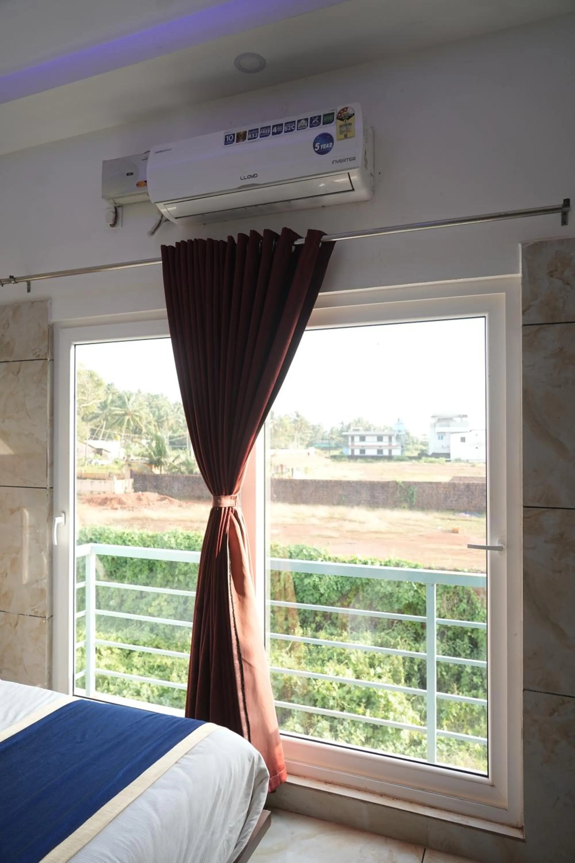 Bed in Blue Pearl Beach Guest House