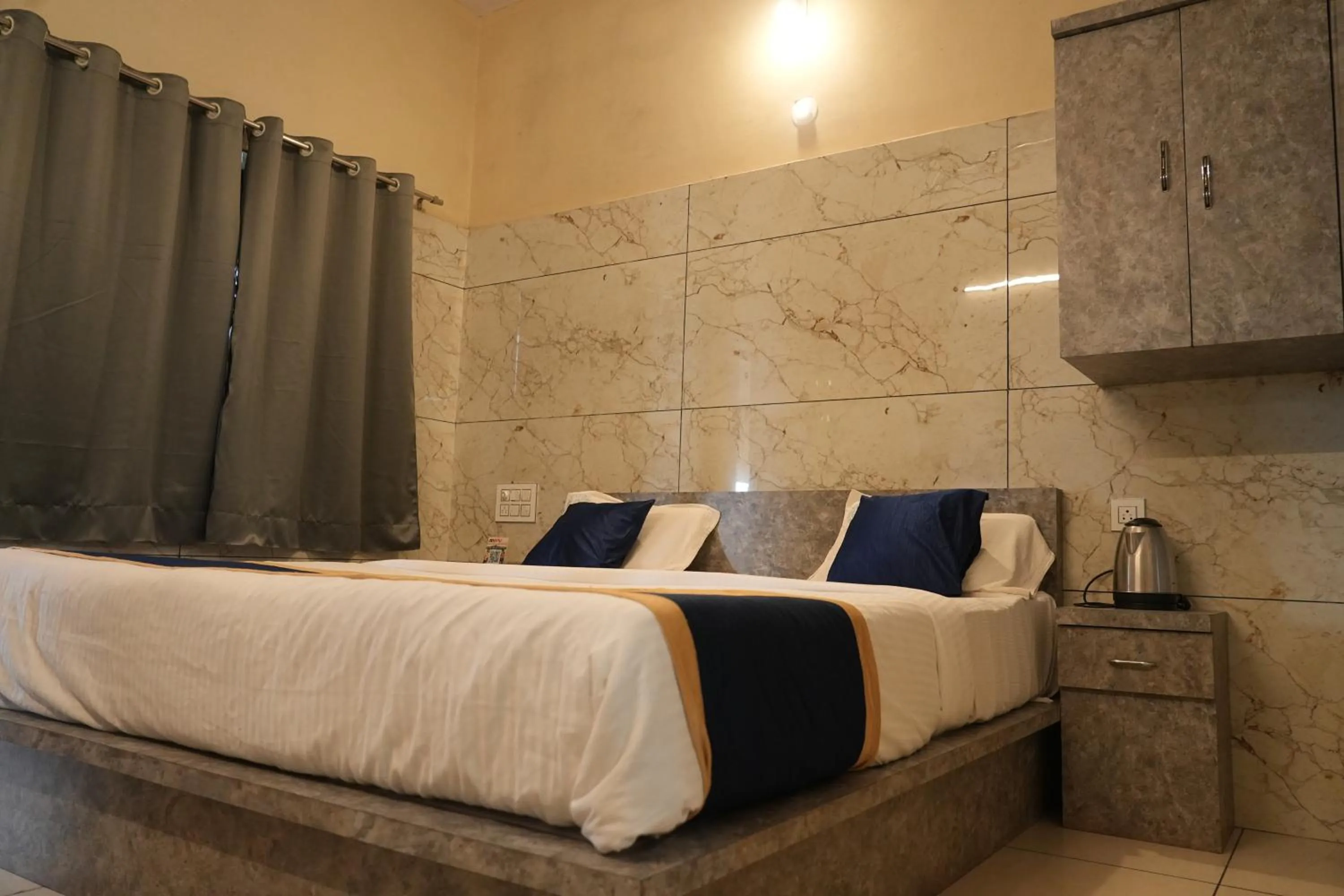 Bed in Blue Pearl Beach Guest House