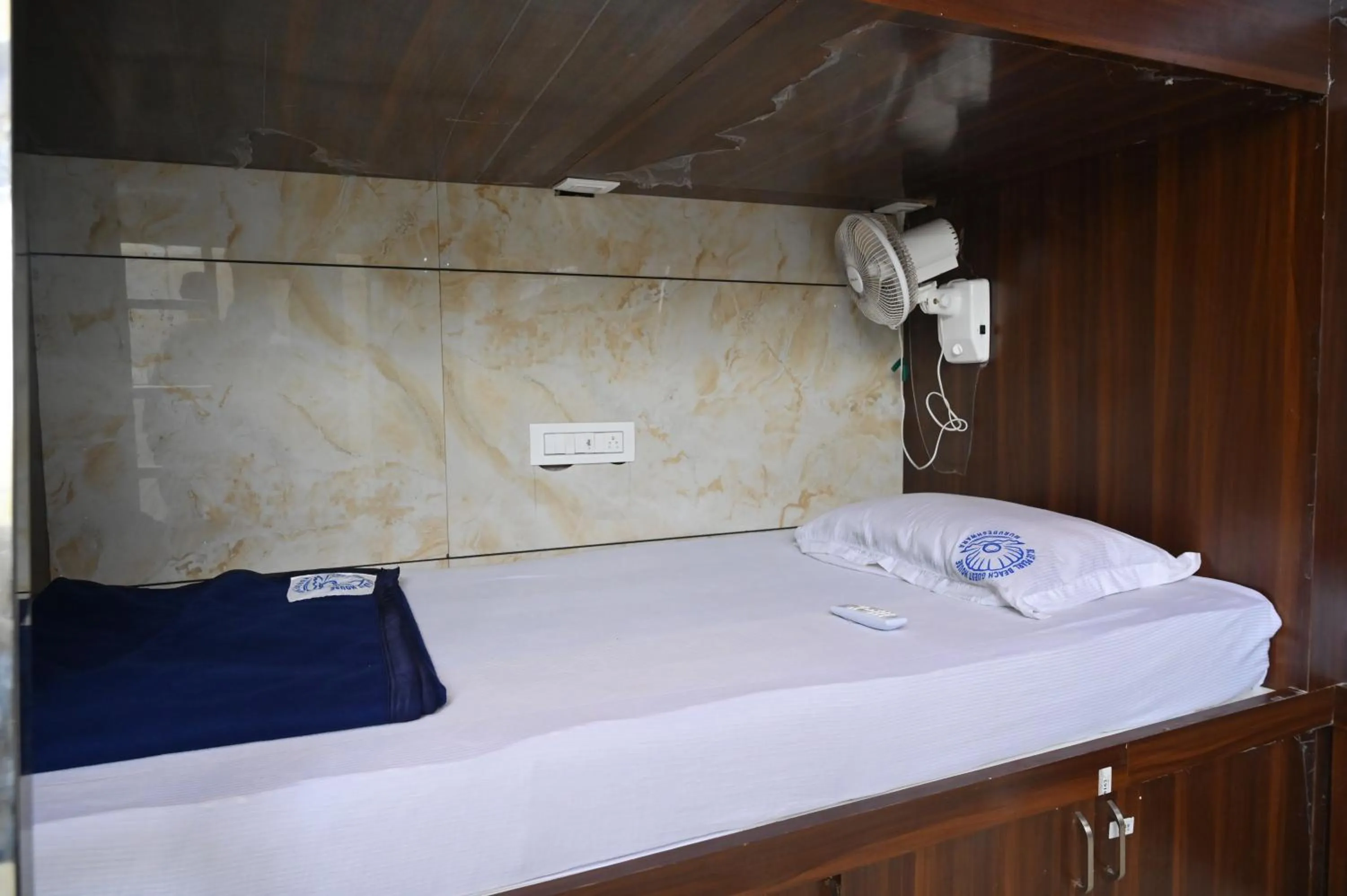 Bed in Blue Pearl Beach Guest House