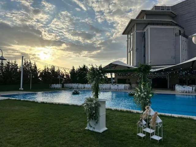 Swimming pool in Burgaz İzer Hotel